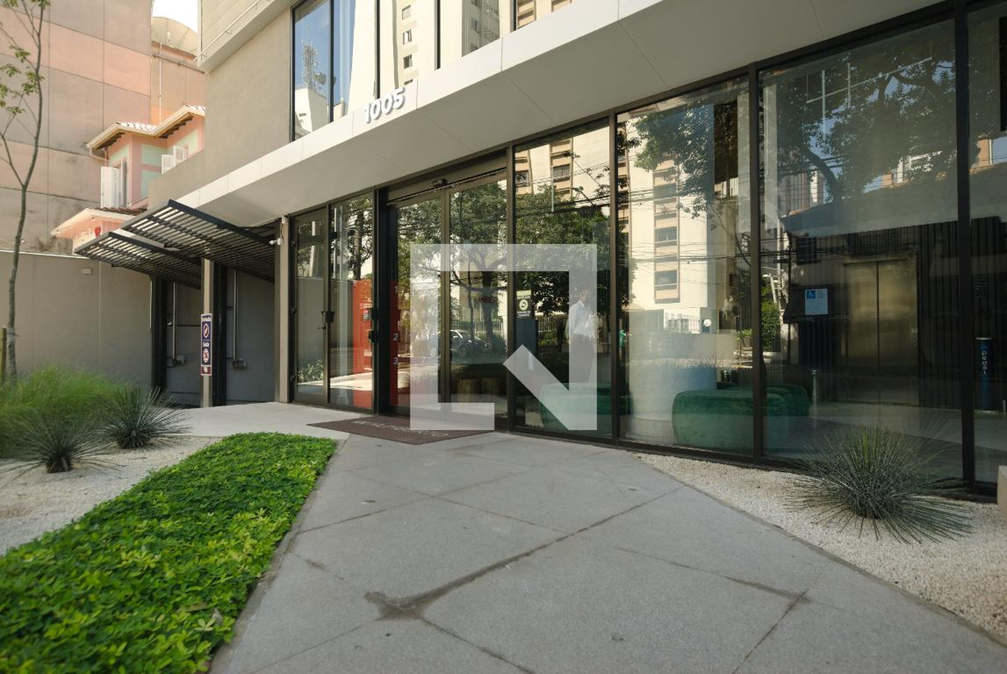 Fachada Condomínio em Rua Humberto I, 66