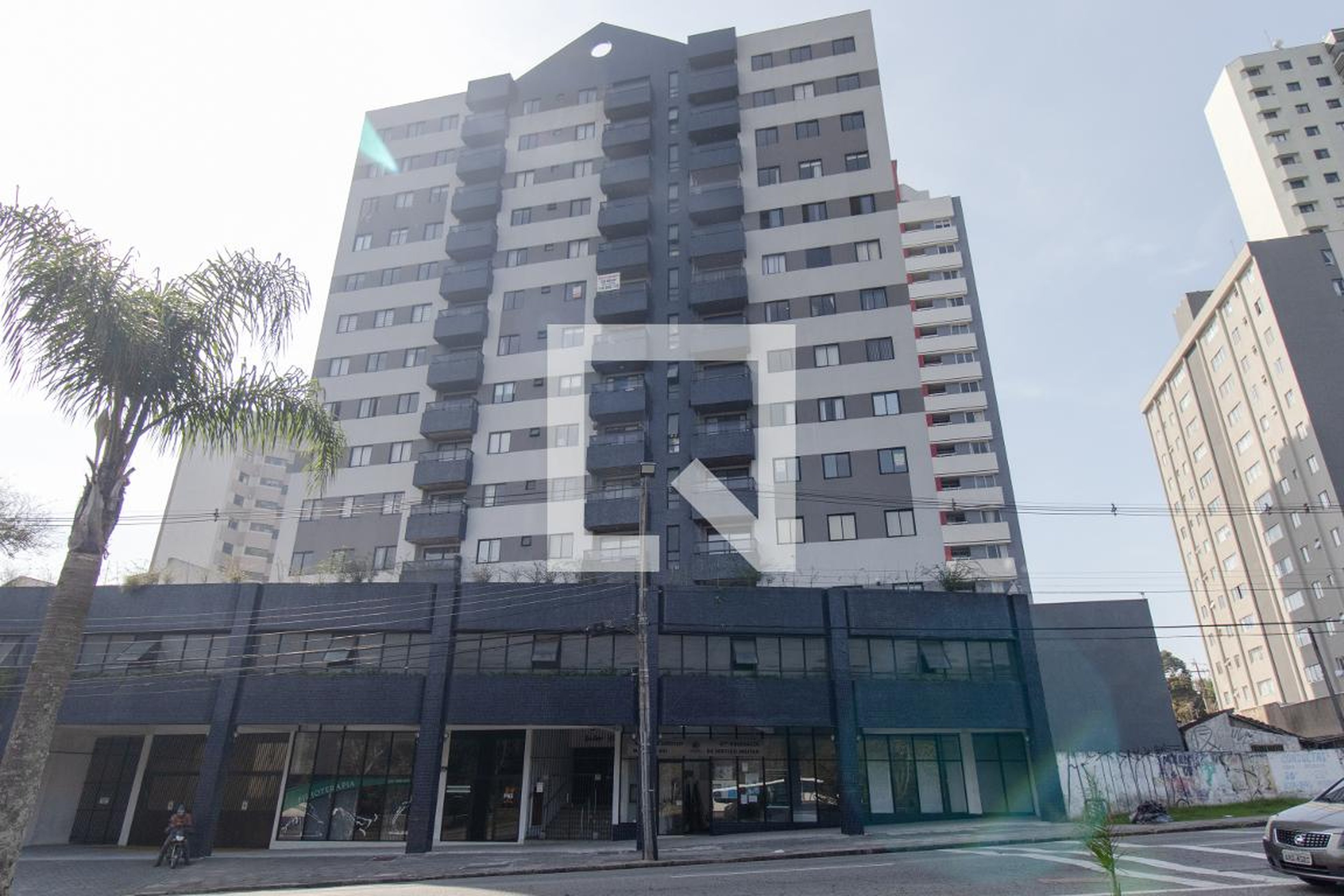 Fachada do Condomínio Condomínio em Avenida Presidente Affonso Camargo, 2625