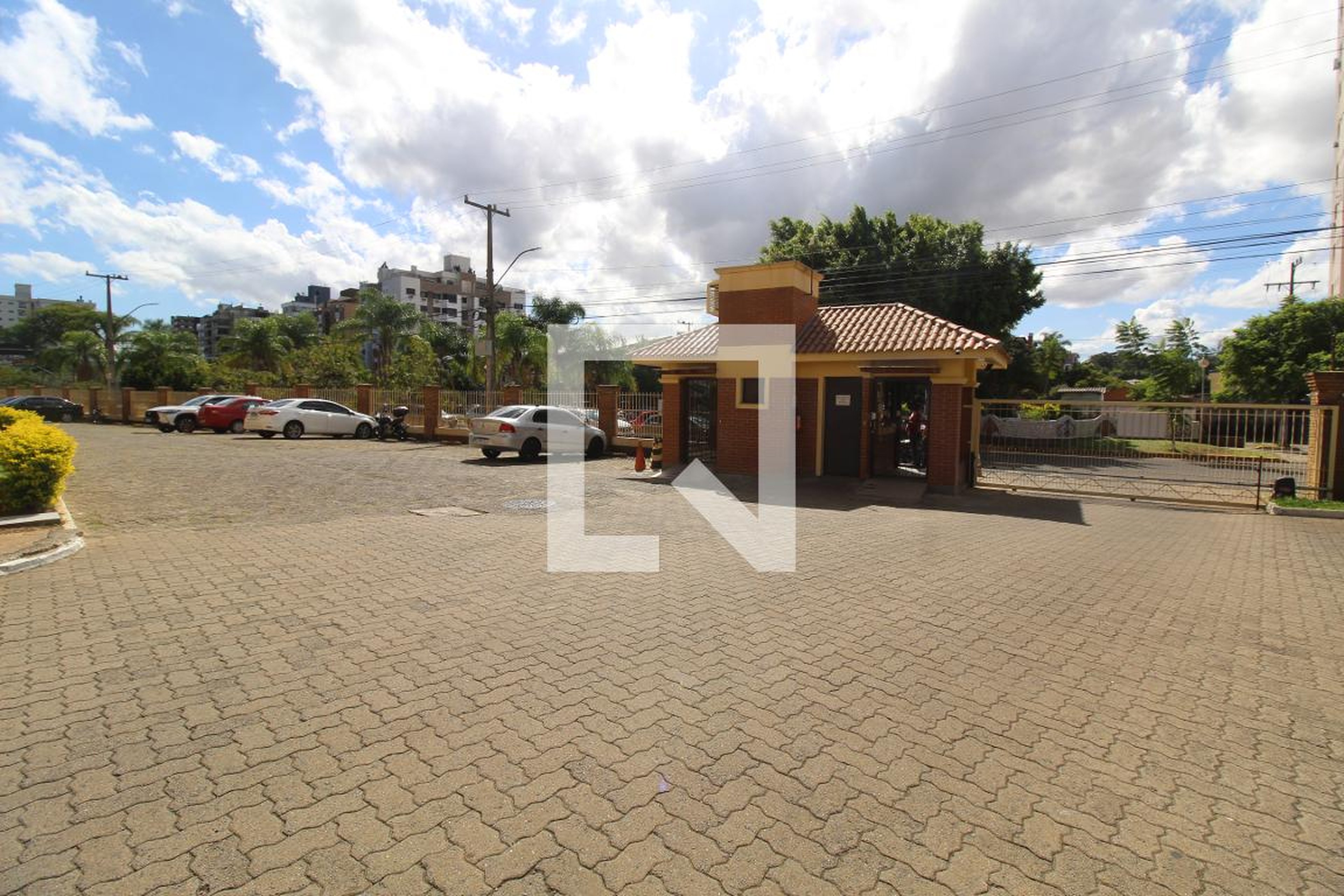 Entrada - Village Center