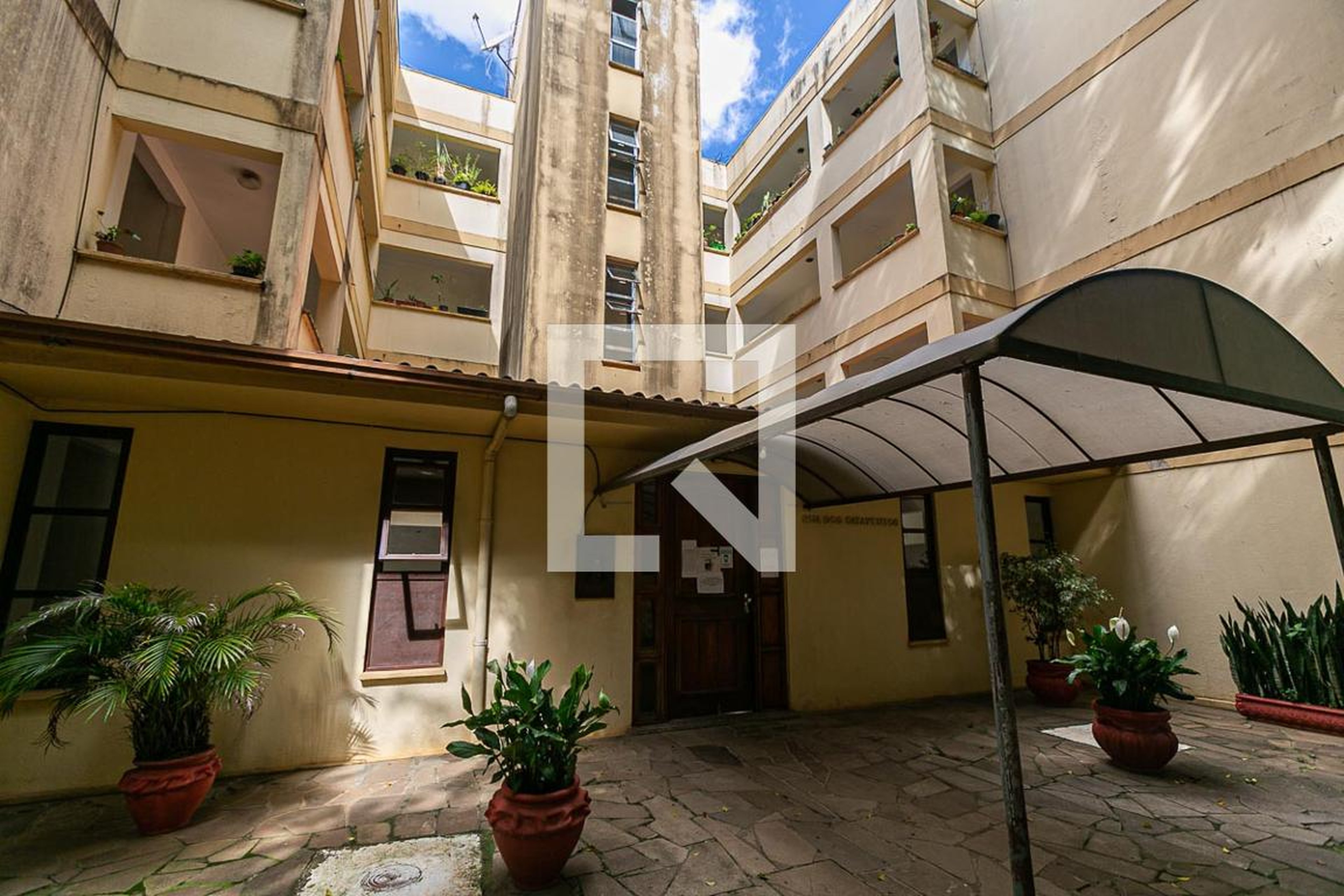 Fachada Condomínio em Rua Engenheiro Fernando Mendes Ribeiro, 258