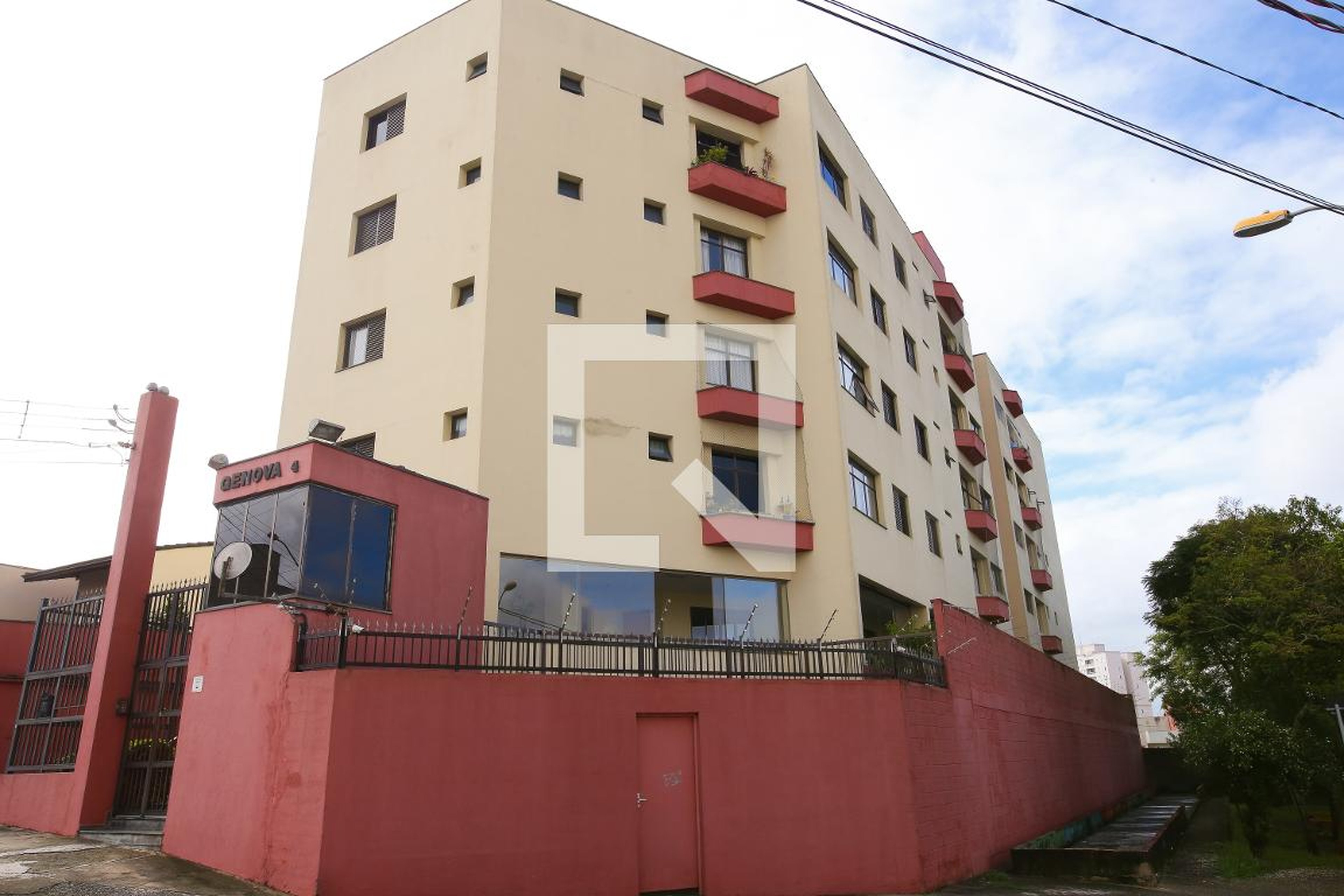 Fachada do Condomínio Edifício Gênova
