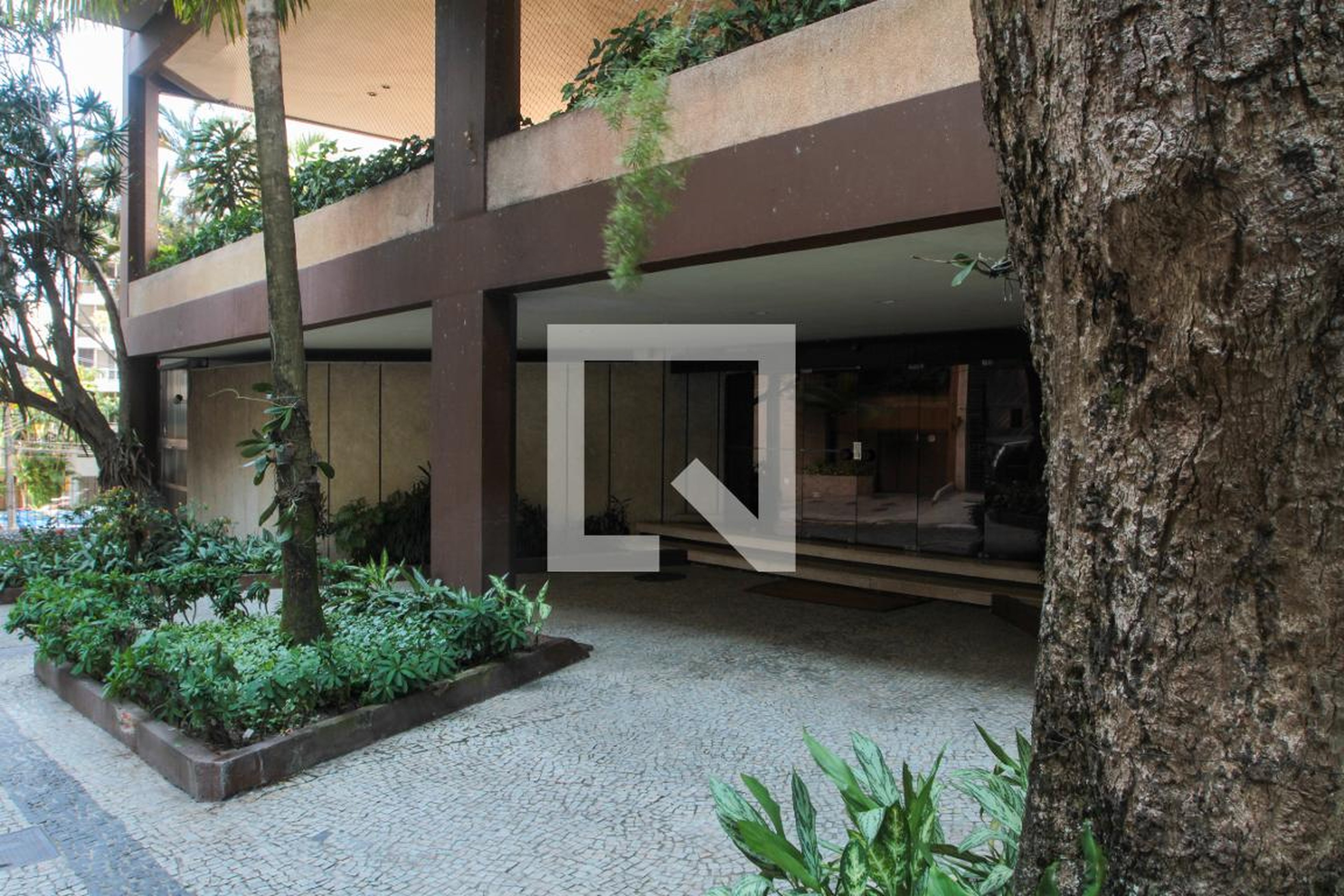 Entrada do Prédio - null