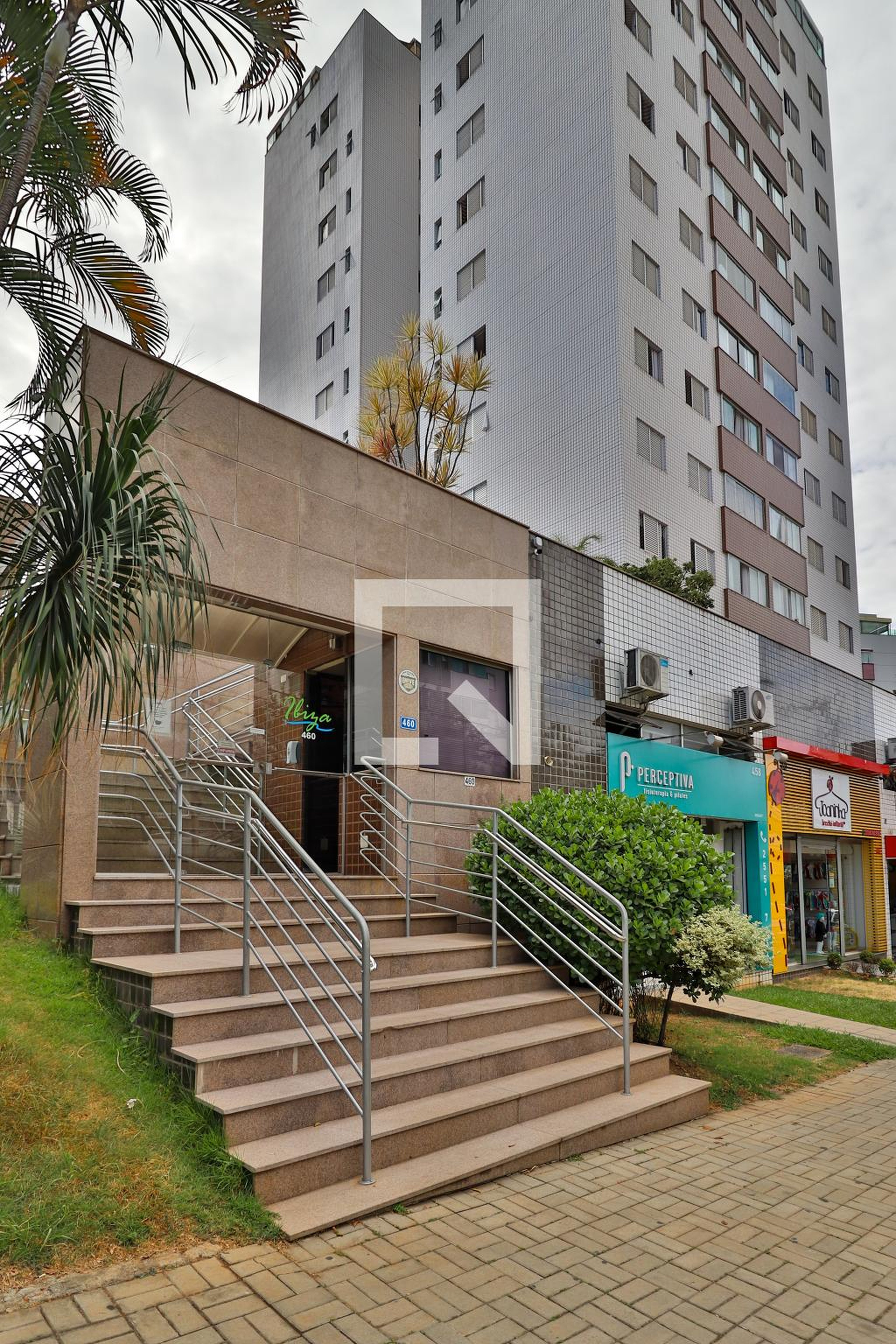 Fachada do Condomínio Edifício Ibiza