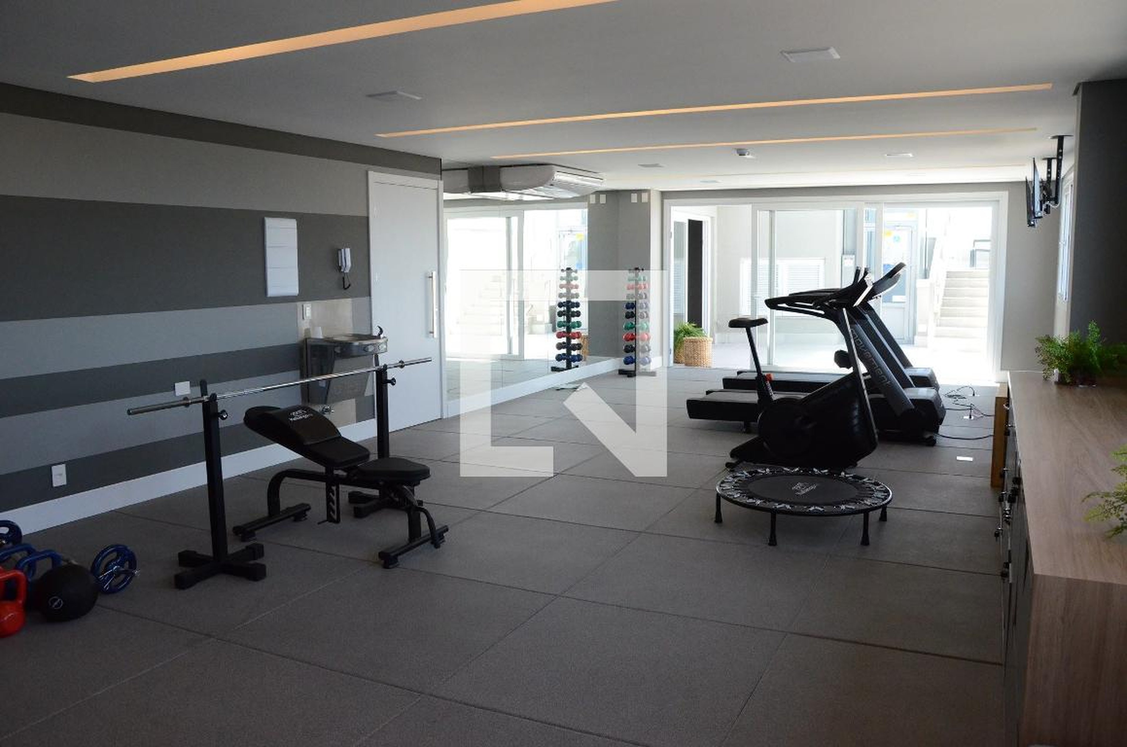 Academia - Max Plaza