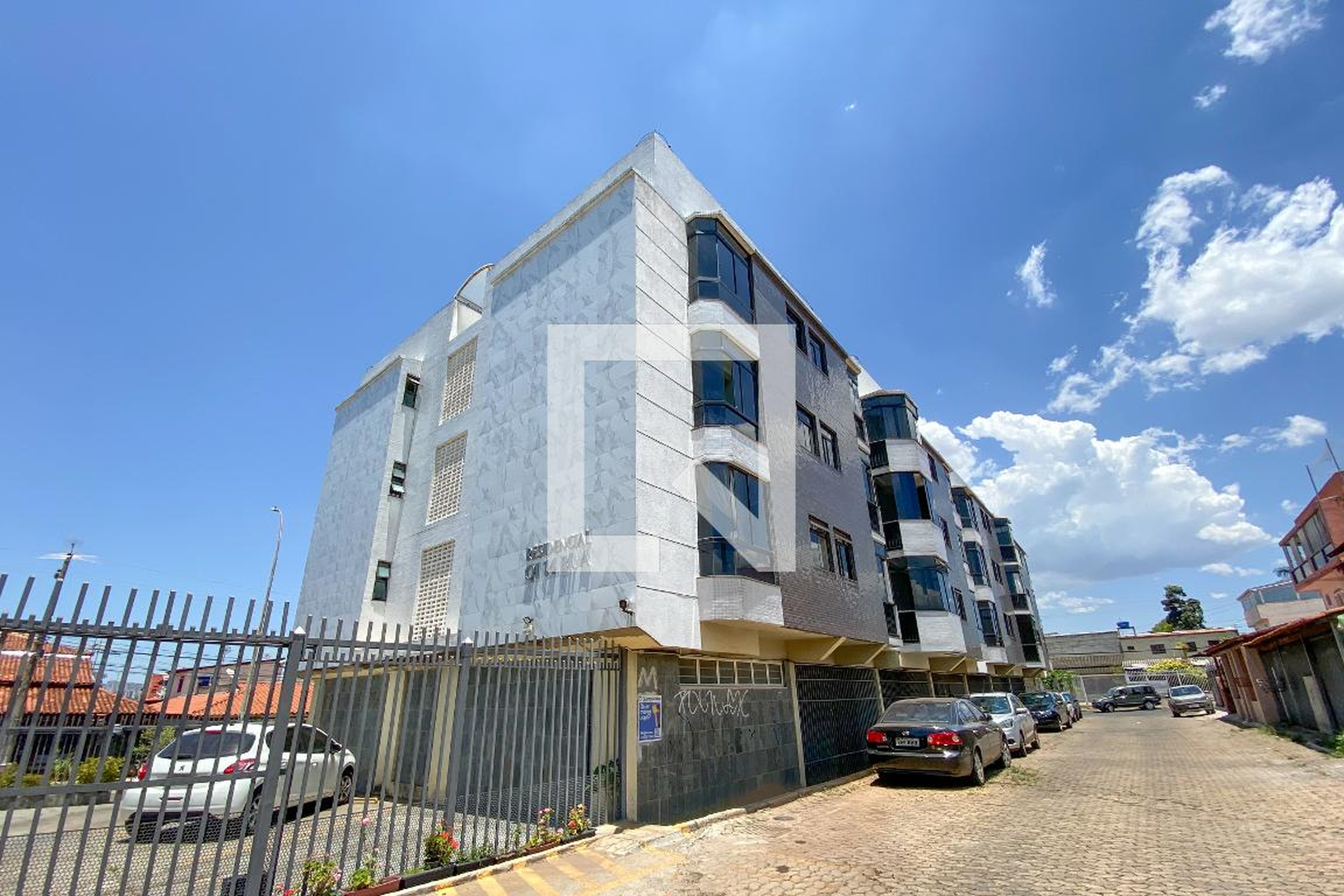 Fachada Condomínio em Qi 14 Bloco A, 14