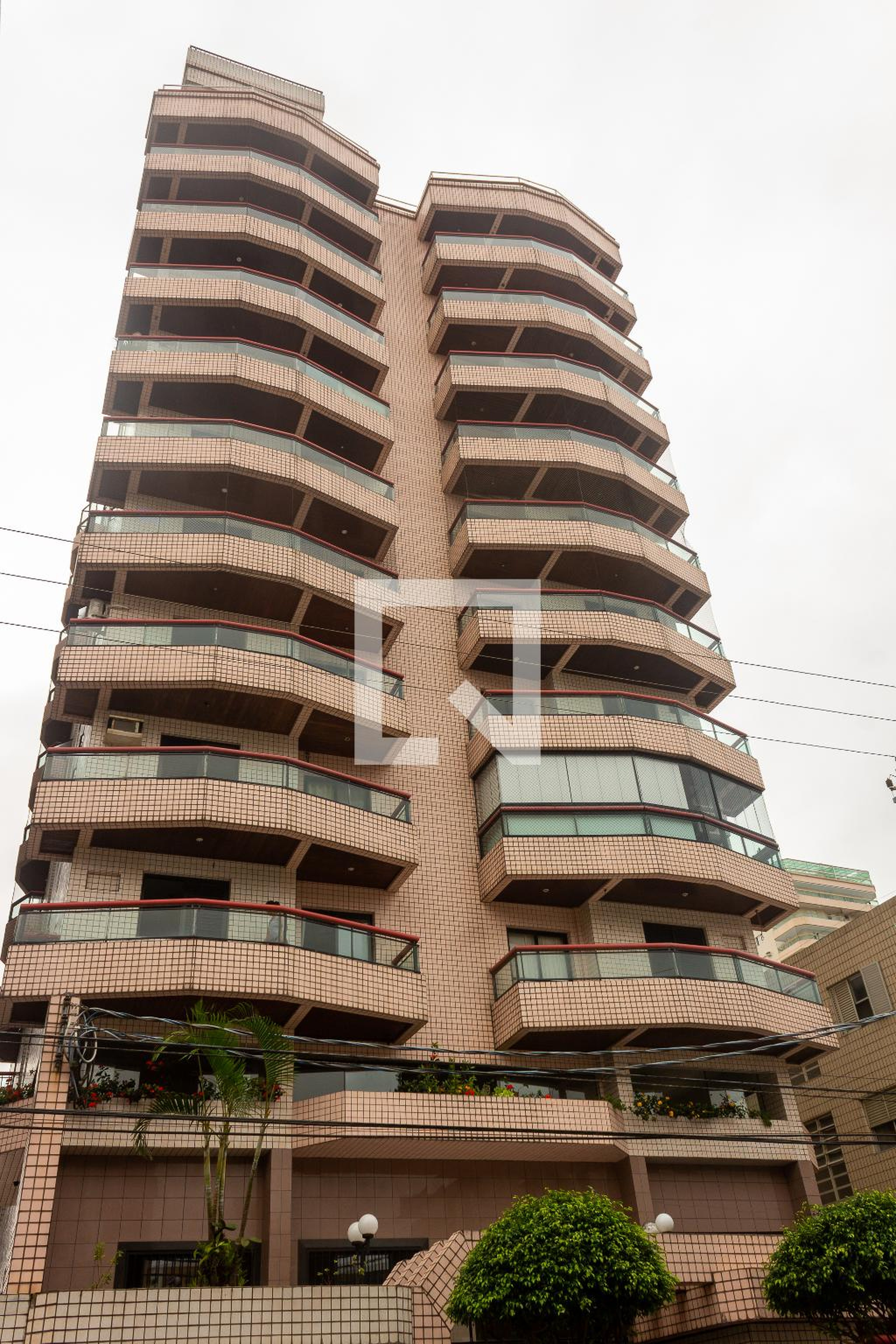 Fachada Condomínio La Coruña