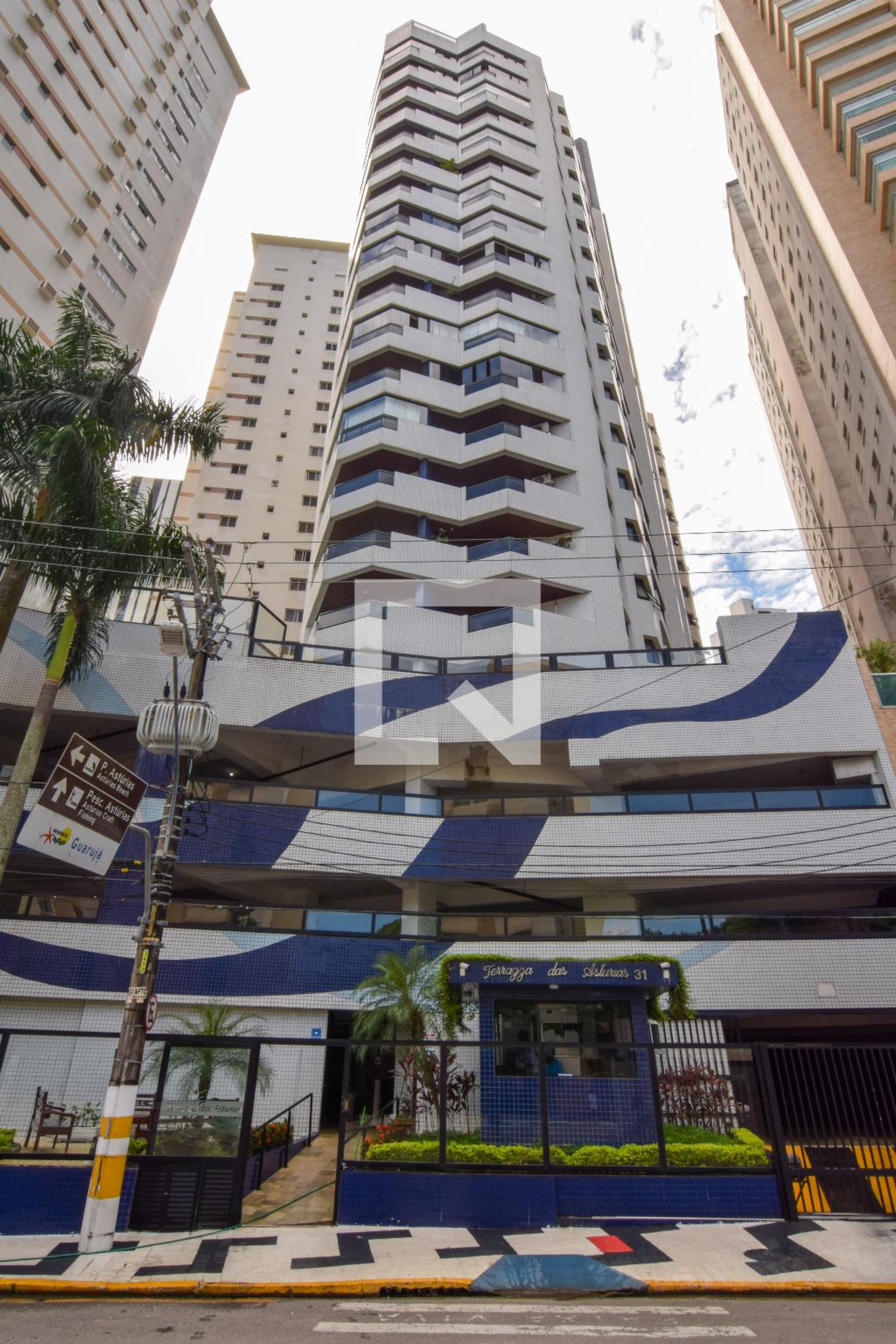 Fachada Condomínio em Rua Nelson Cajado, 31