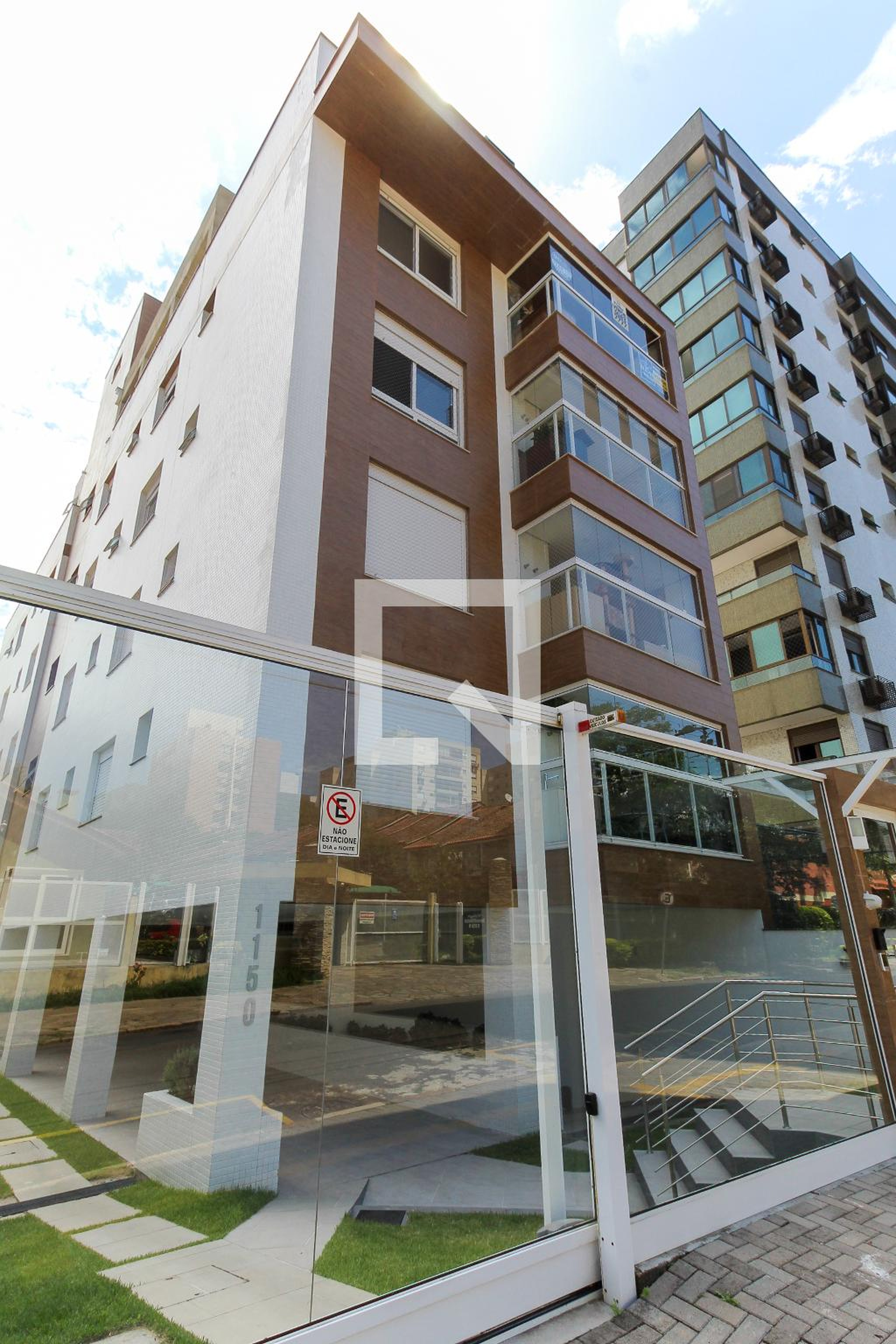 Fachada Condomínio em Rua Doutor Armando Barbedo, 1150