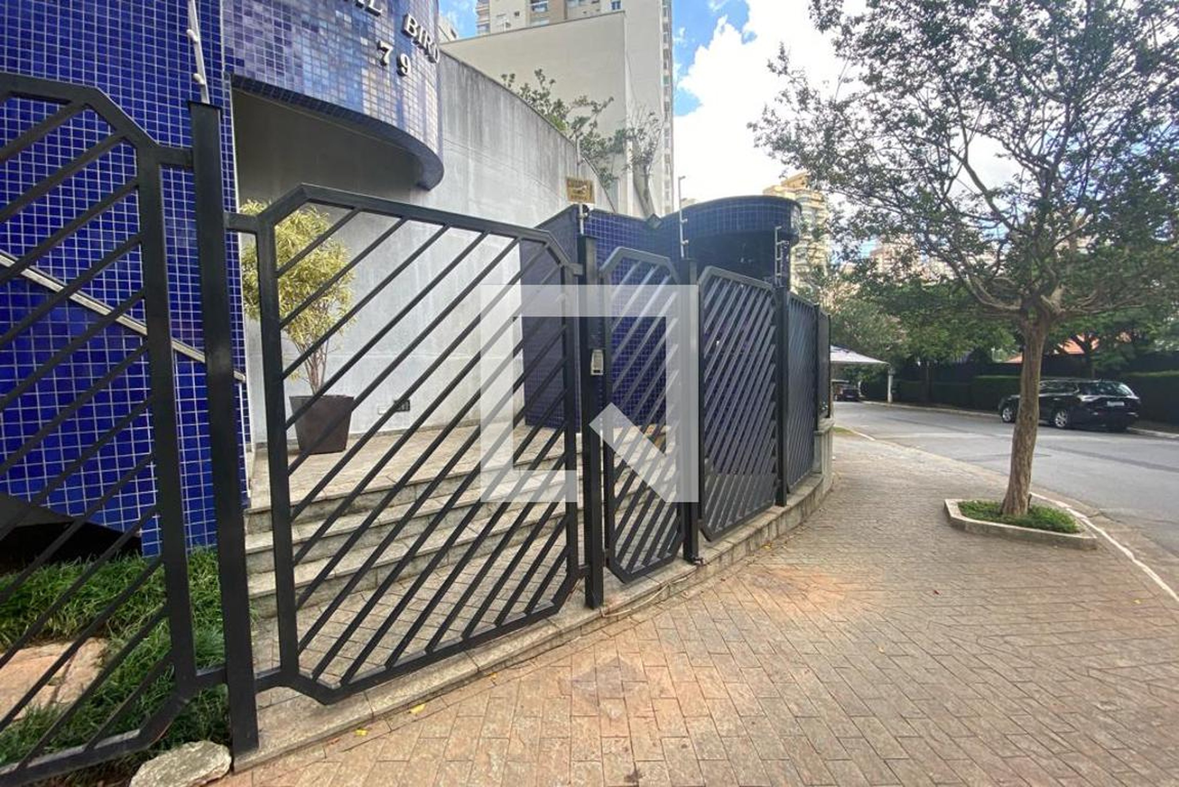 Entrada - Royal Bird