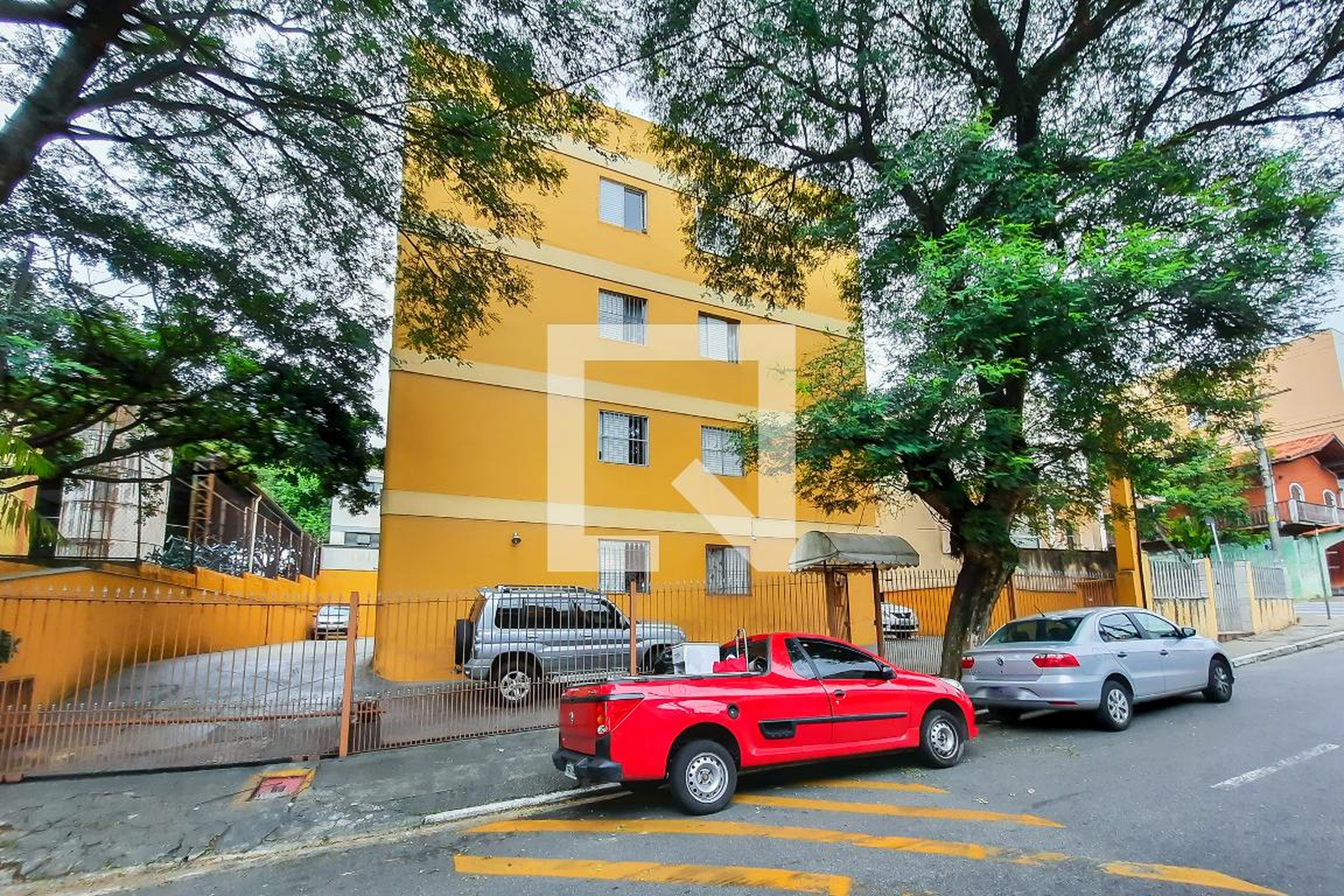 Fachada do Condomínio Condomínio em Rua Júlio de Mesquita, 825