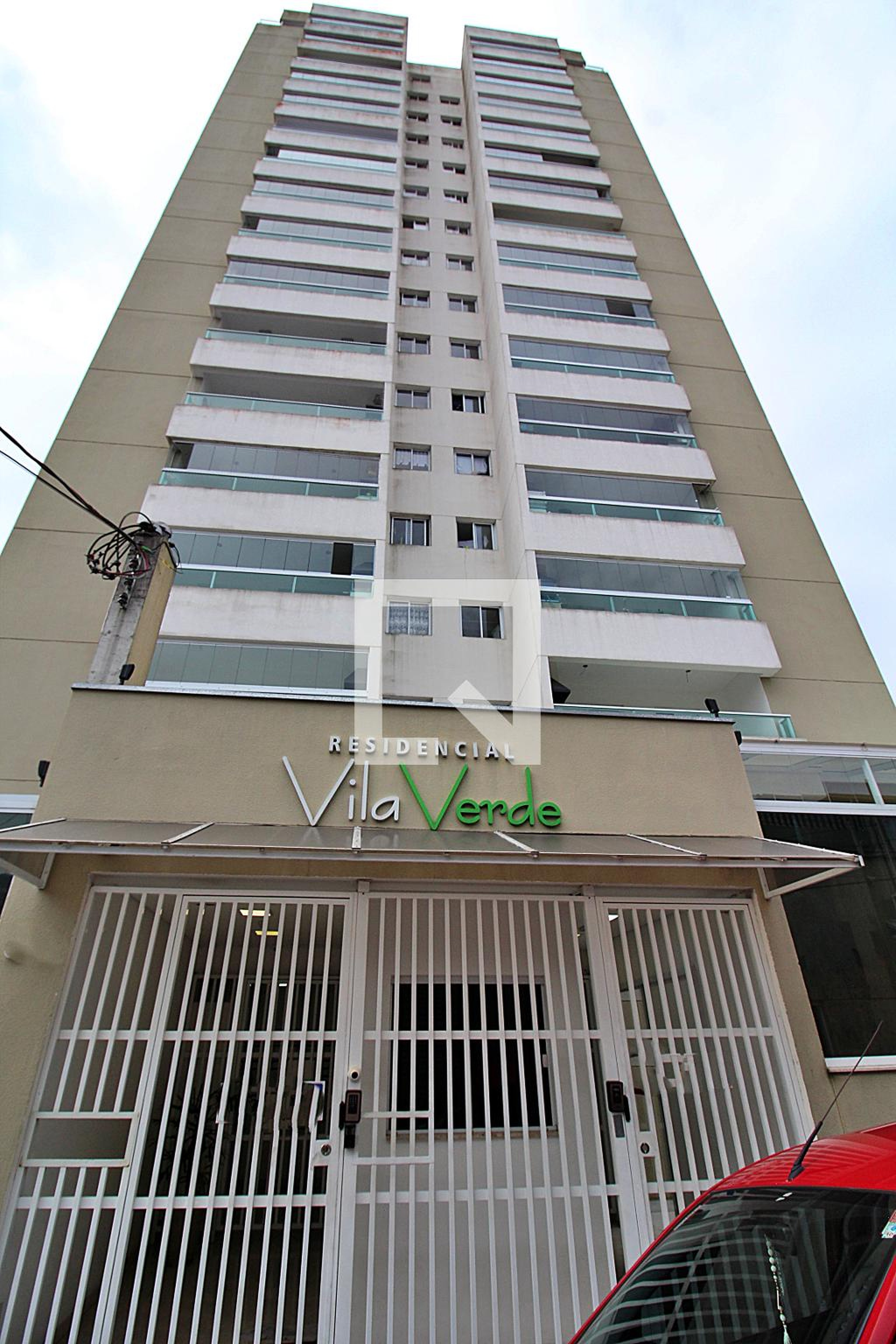 Fachada Condomínio em Rua Paulo Geremuti, 56