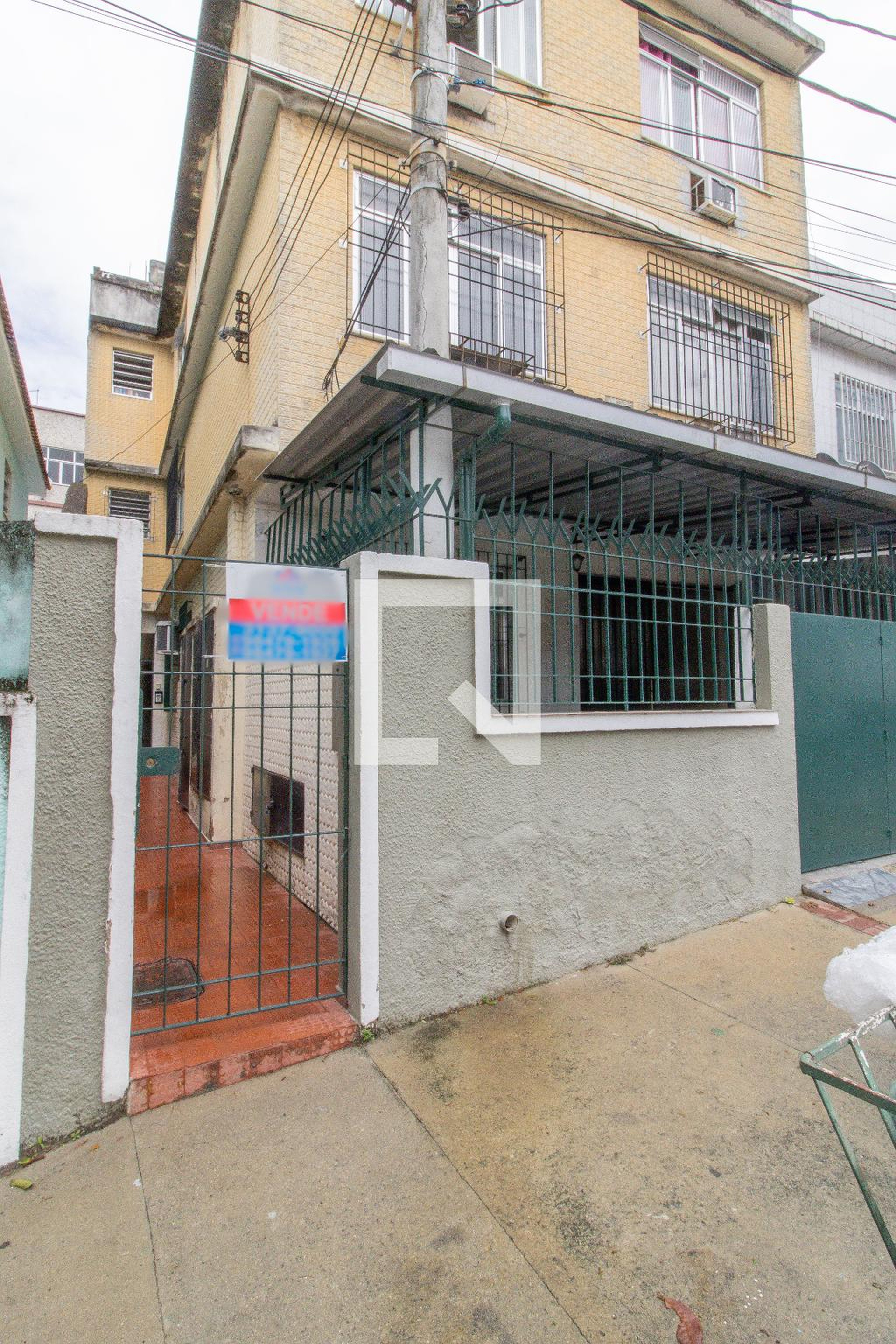 Fachada Condomínio em R. Teixeira da Costa, 45