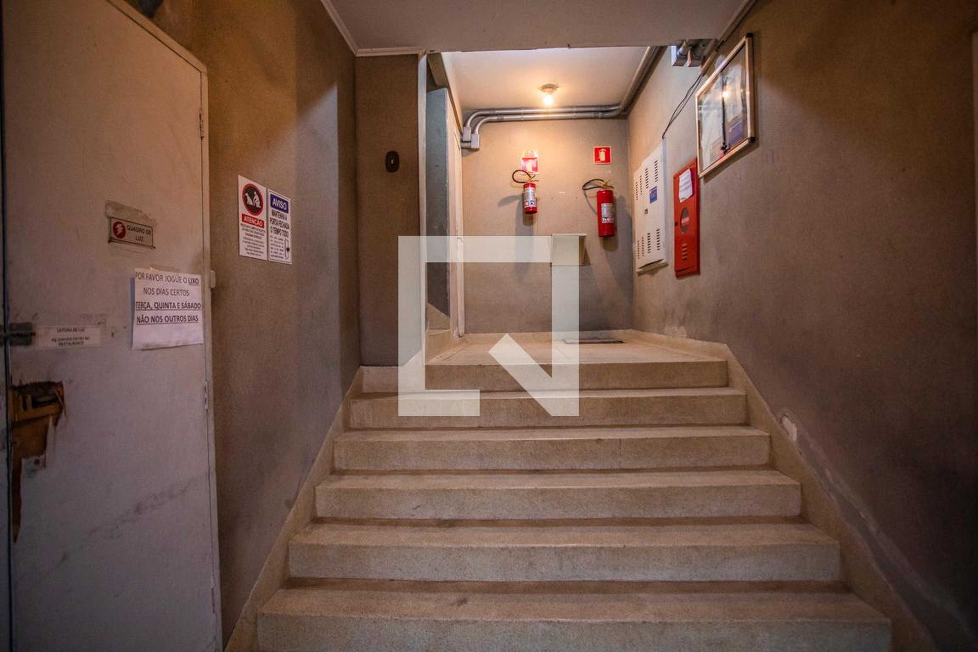 Hall - null