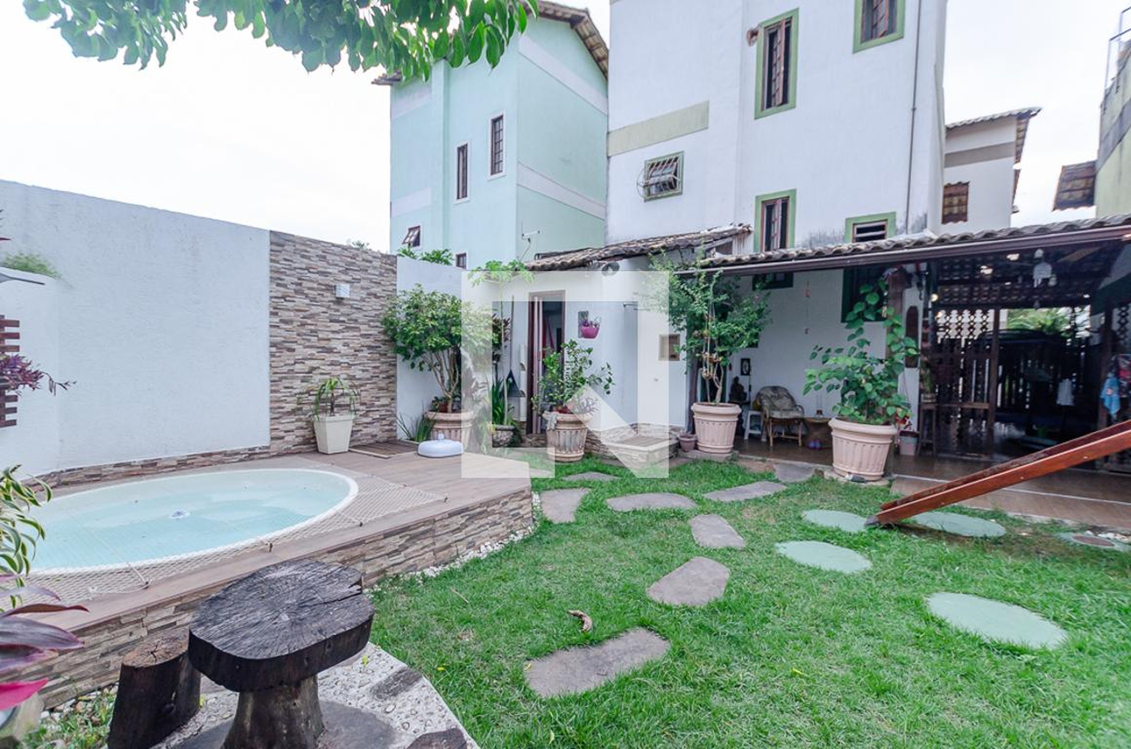 Piscina - di Cavalcanti