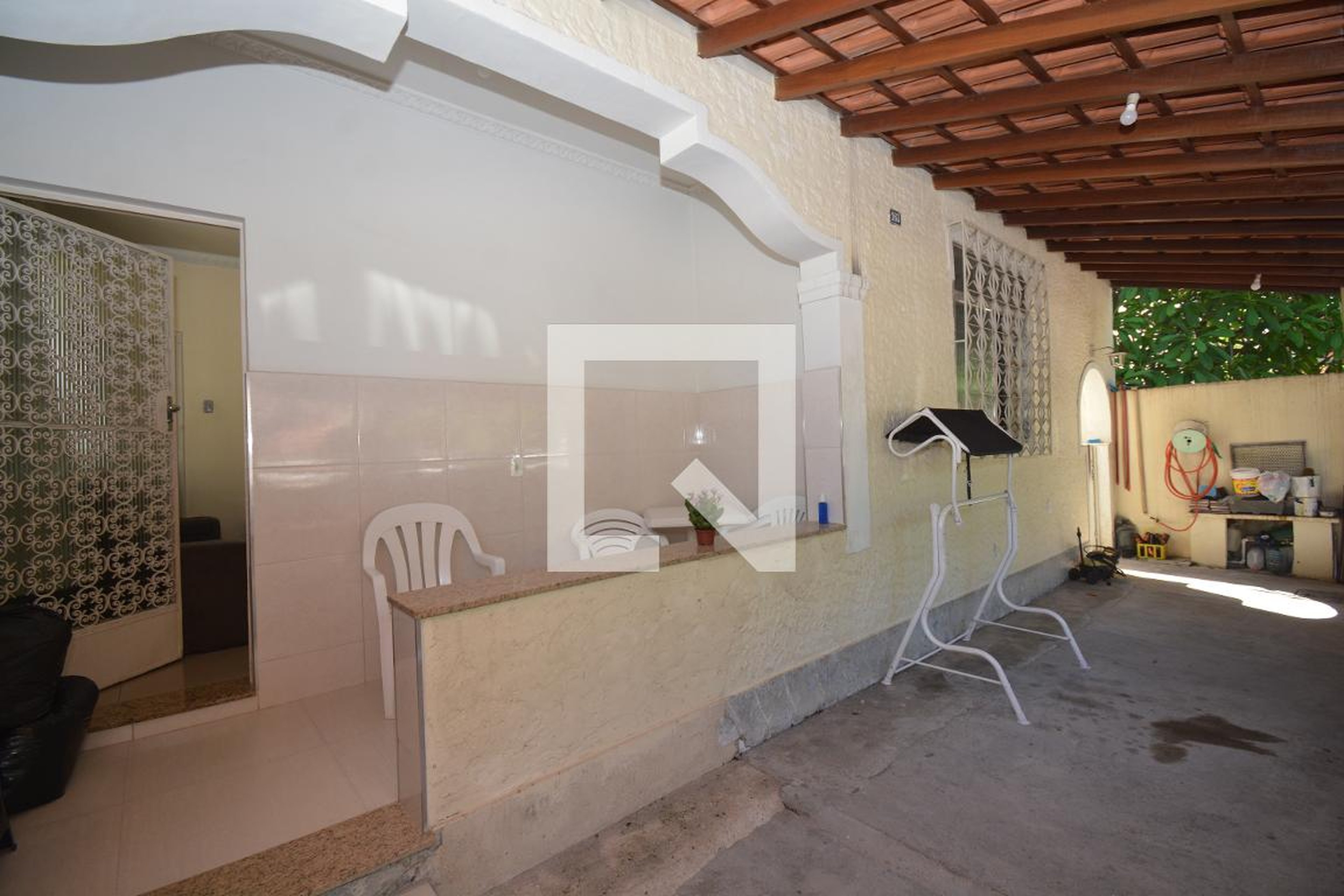 Fachada Condomínio em Rua Aiera, 165