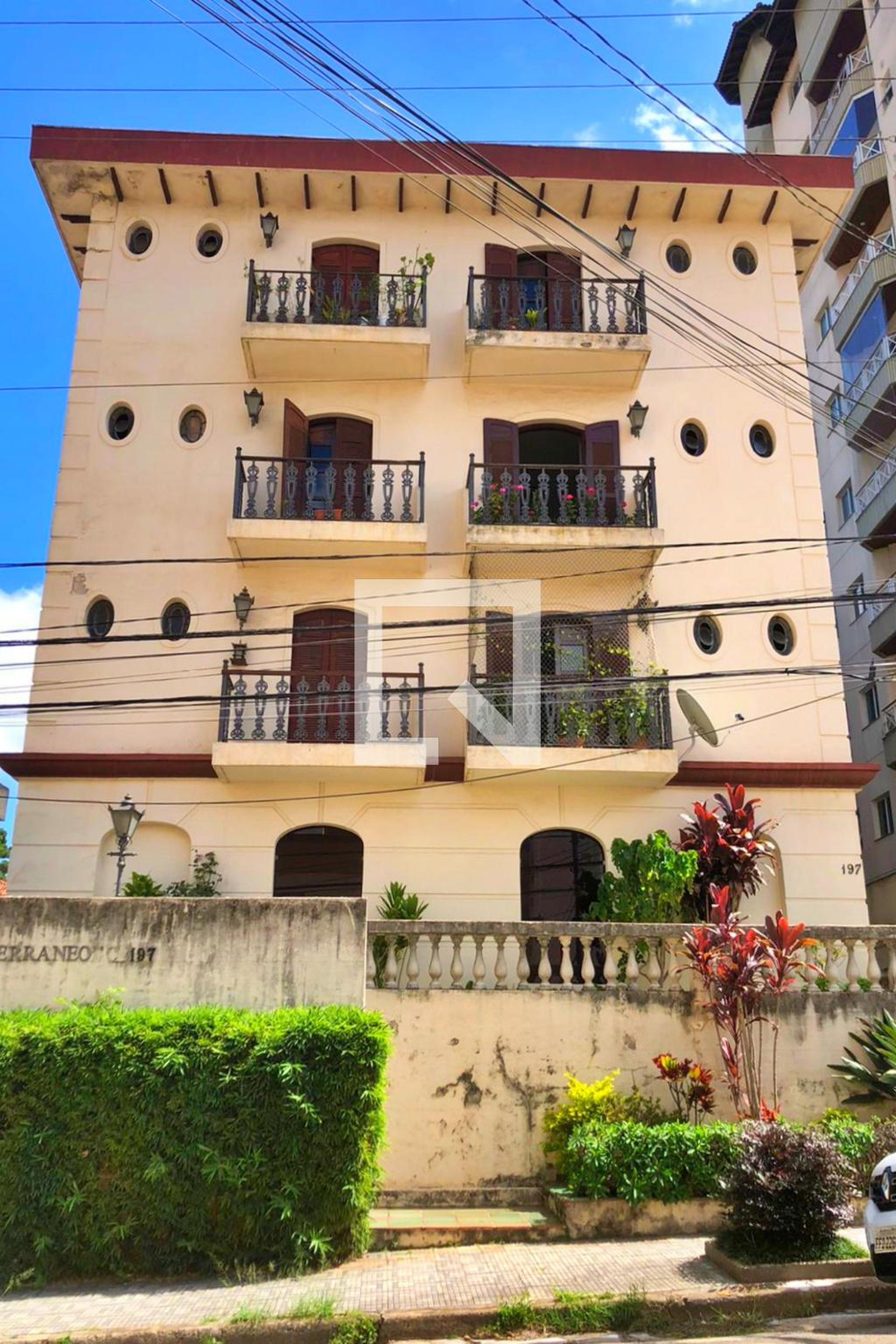 Fachada Edifício Mediterraneo