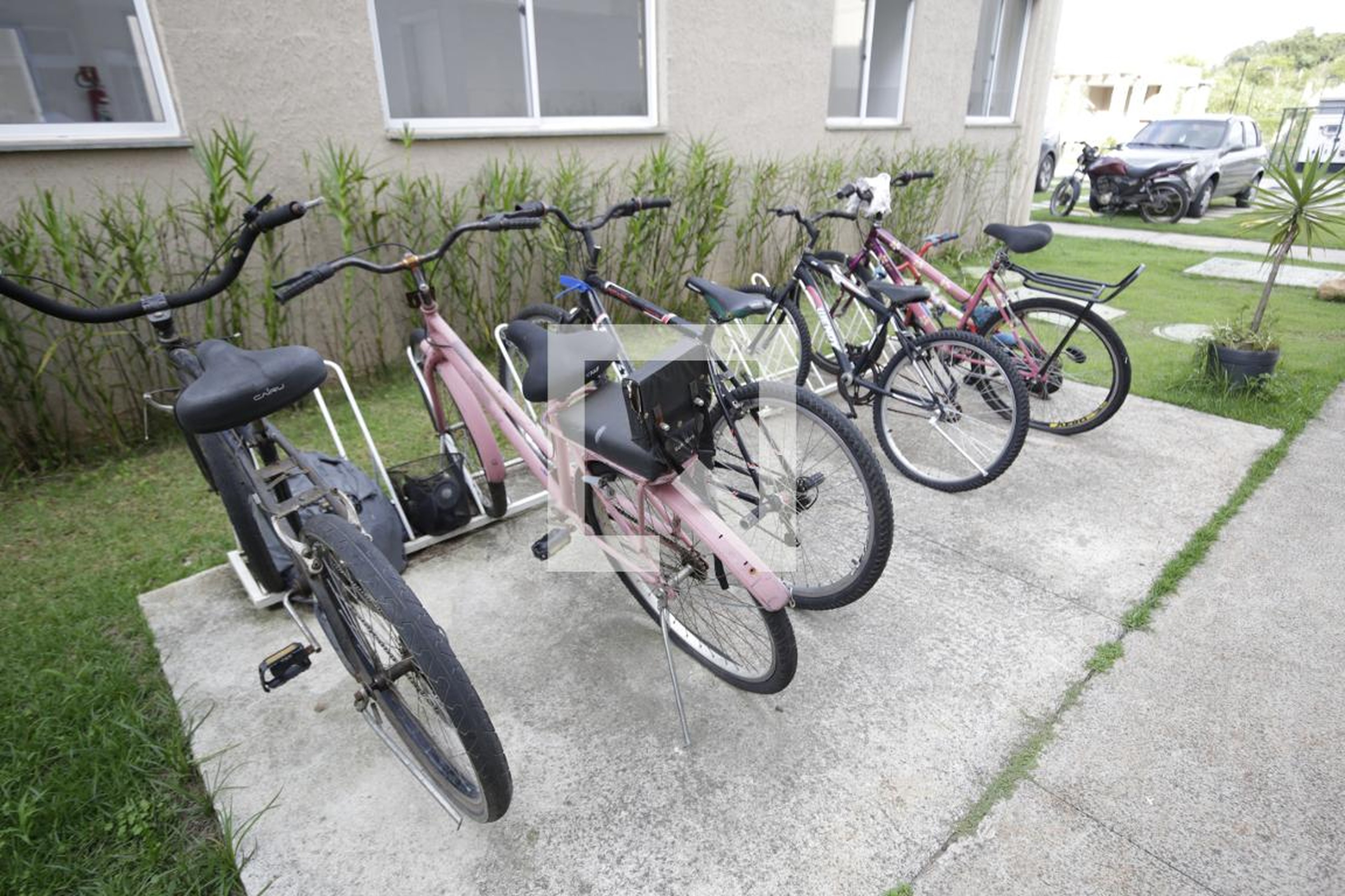 Bicicletário Condomínio em Estrada Sueo Haguihara, 200