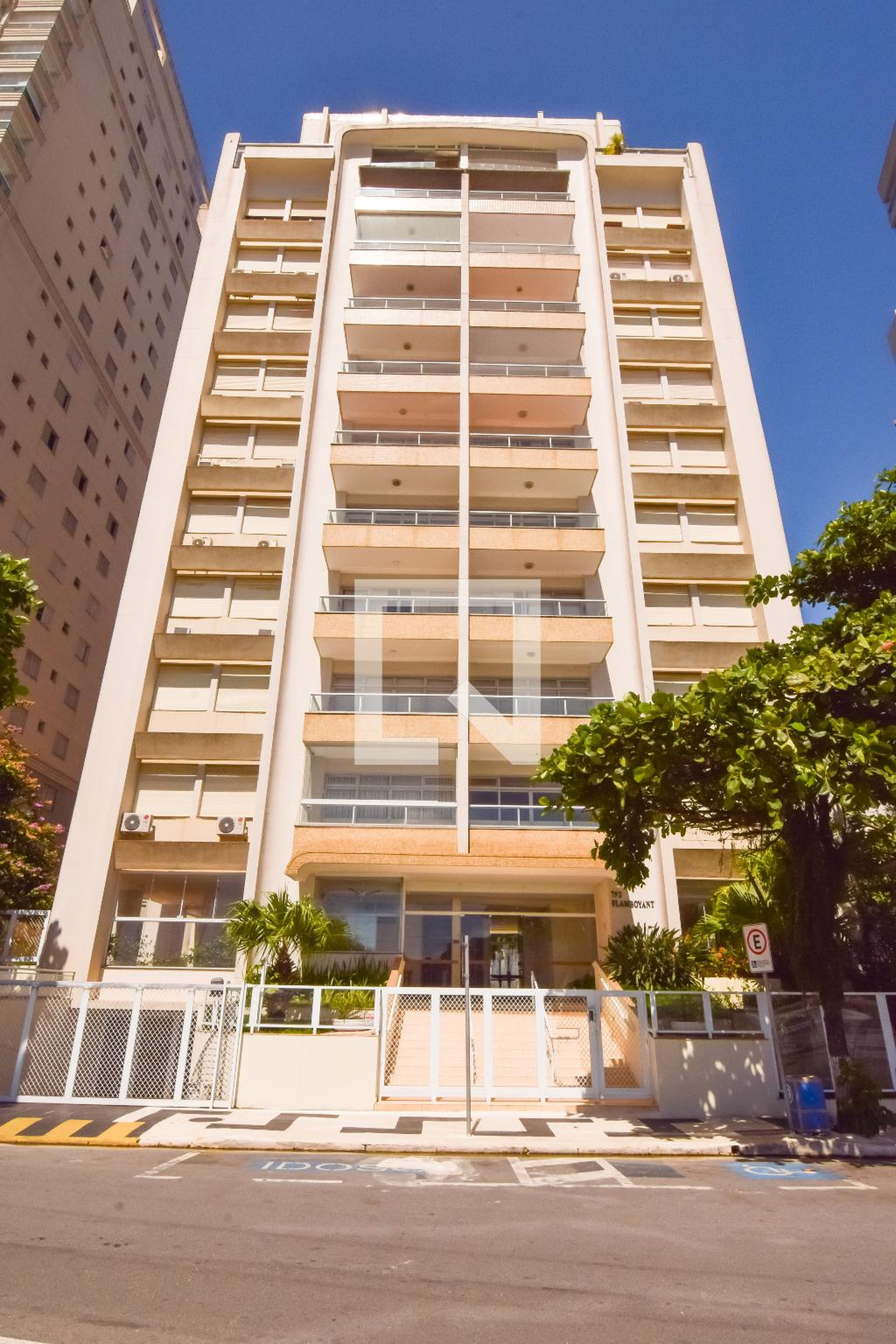 Fachada Condomínio Flamboyant