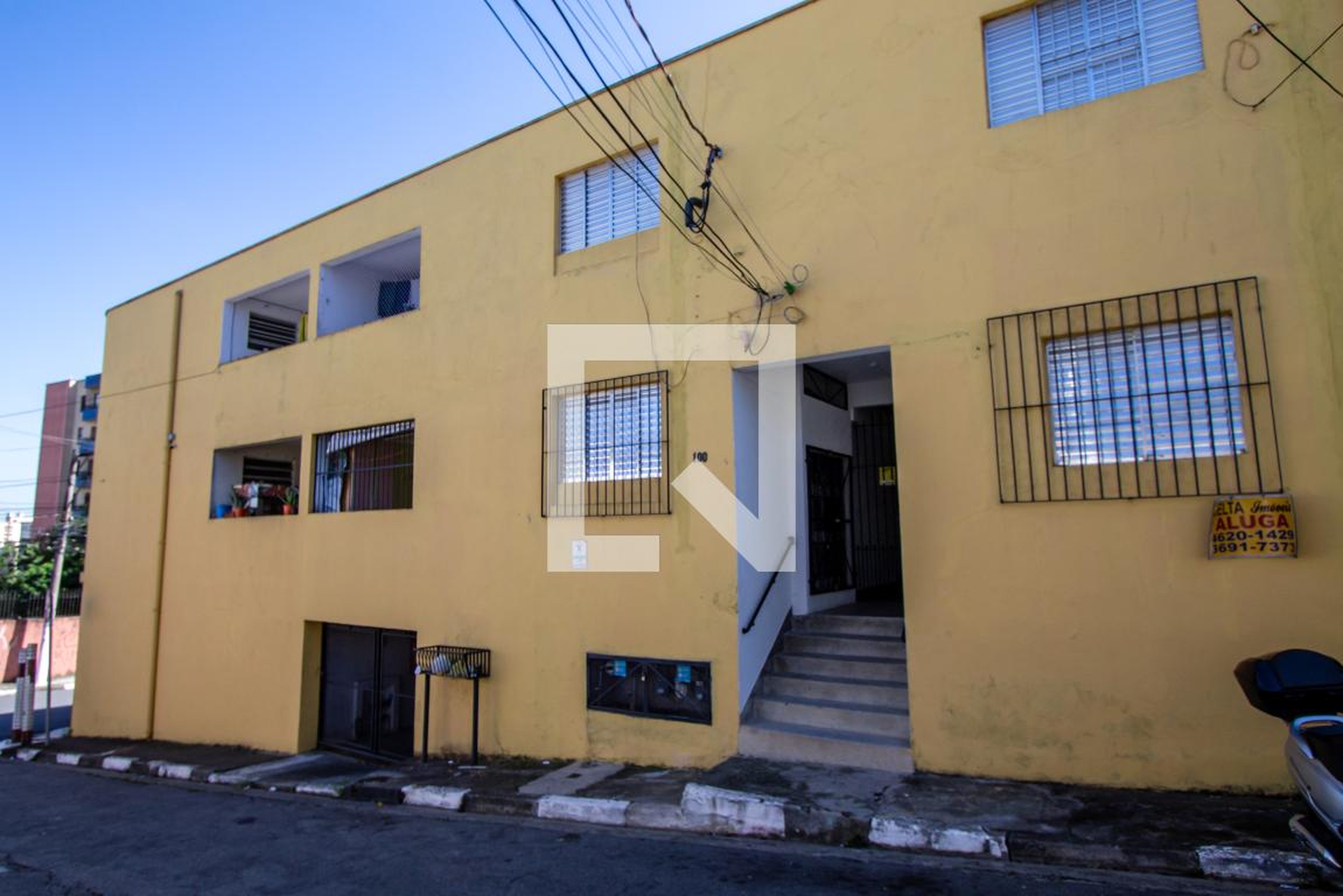 Fachada Condomínio em Rua Domingos Fernandes Rocha, 100