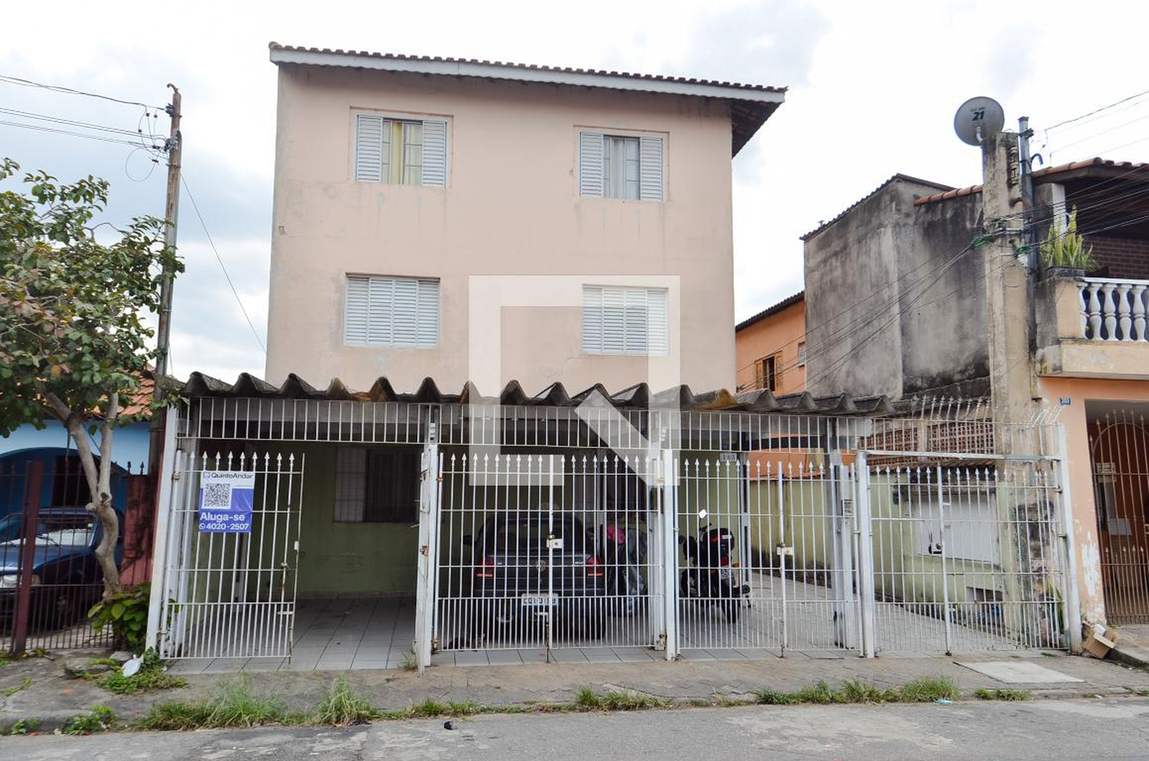 Fachada do Prédio Condomínio em Rua Hélio Arrelaro, 189