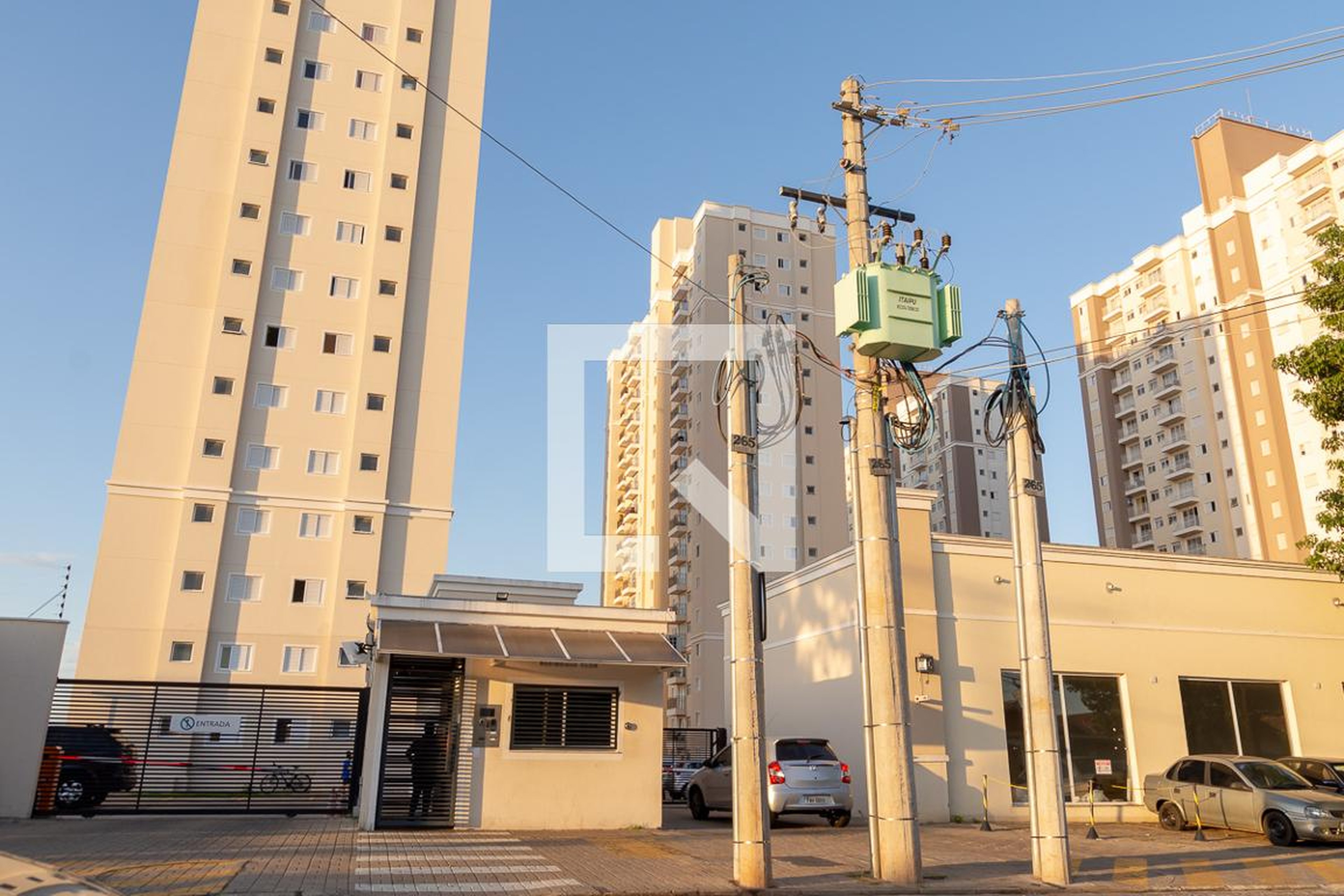 Fachada do Condomínio Condomínio Vila Americana Residence Club