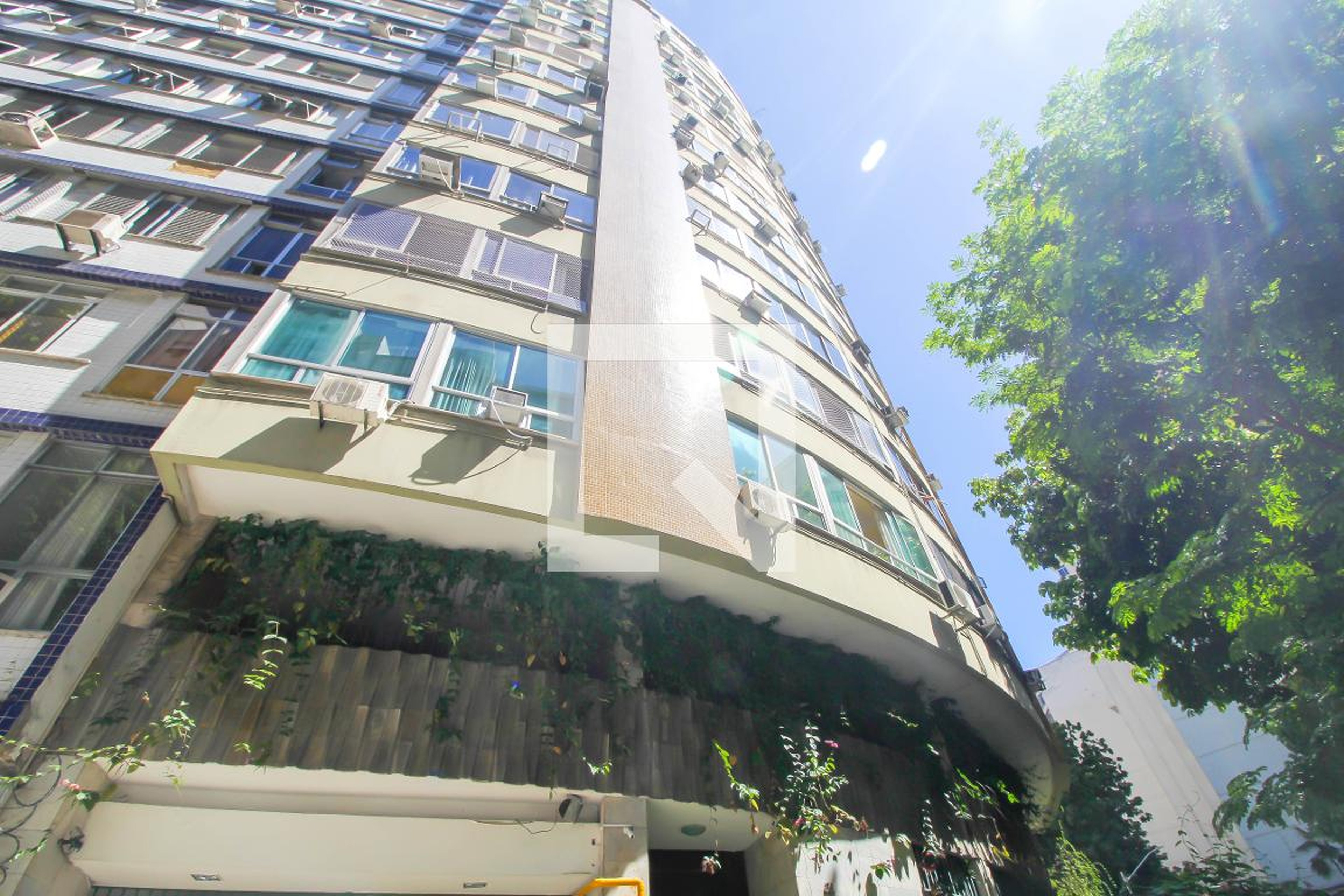 Fachada do Prédio Condomínio Jardim da Praia