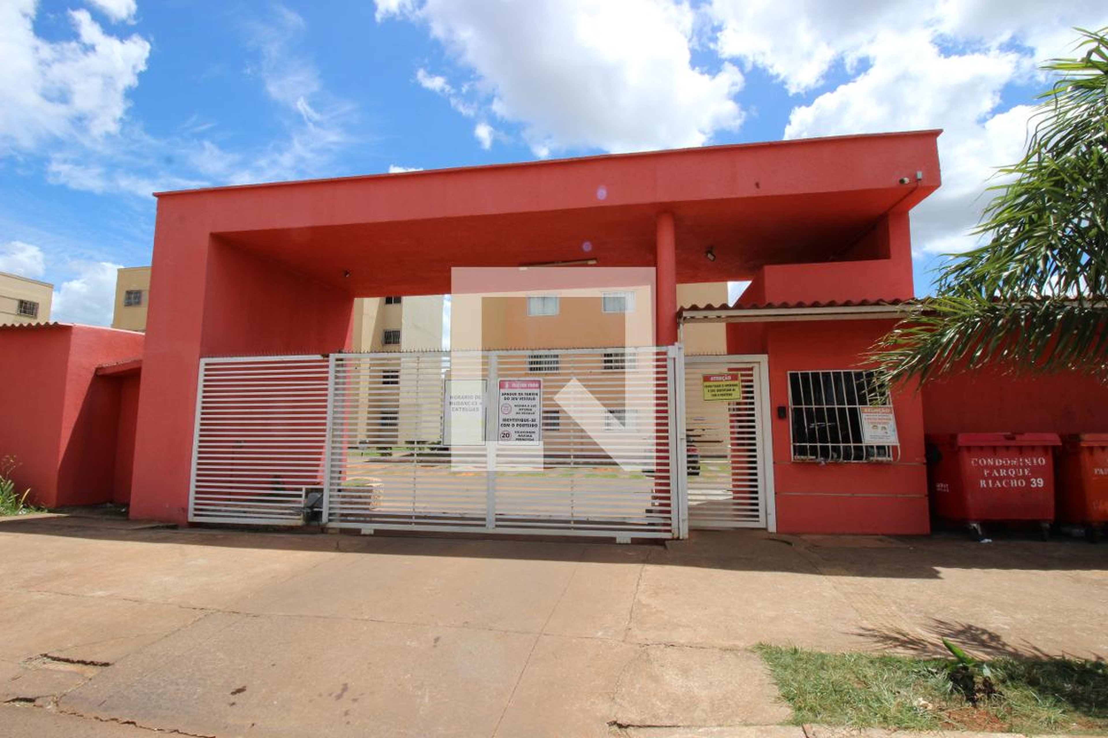 Fachada Condomínio em QS 27 Conjunto 4, 2