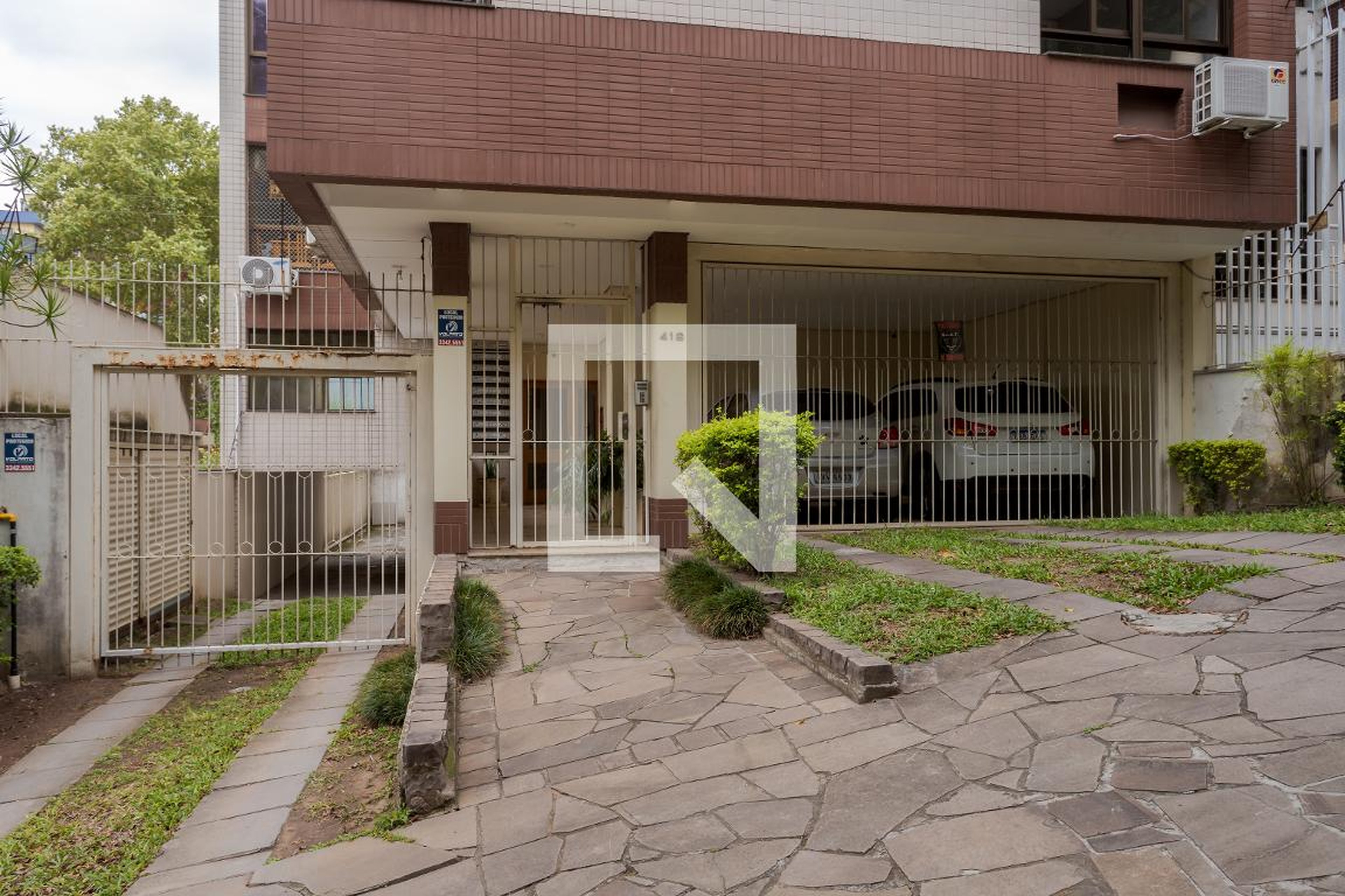 Entrada - Edifício Carlos Trein Filho