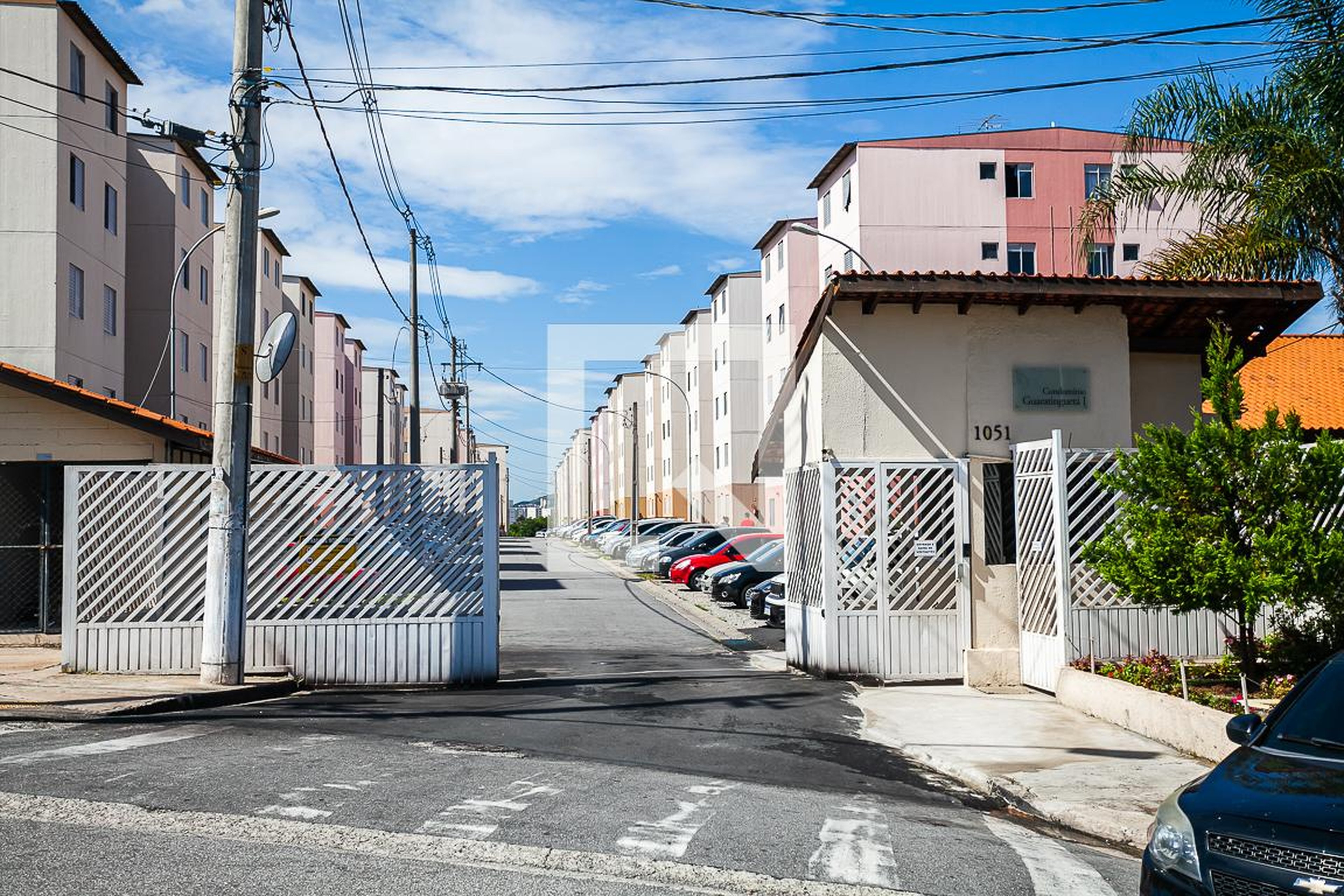 Fachada Condomínio em Avenida Guaratinguetá, 51