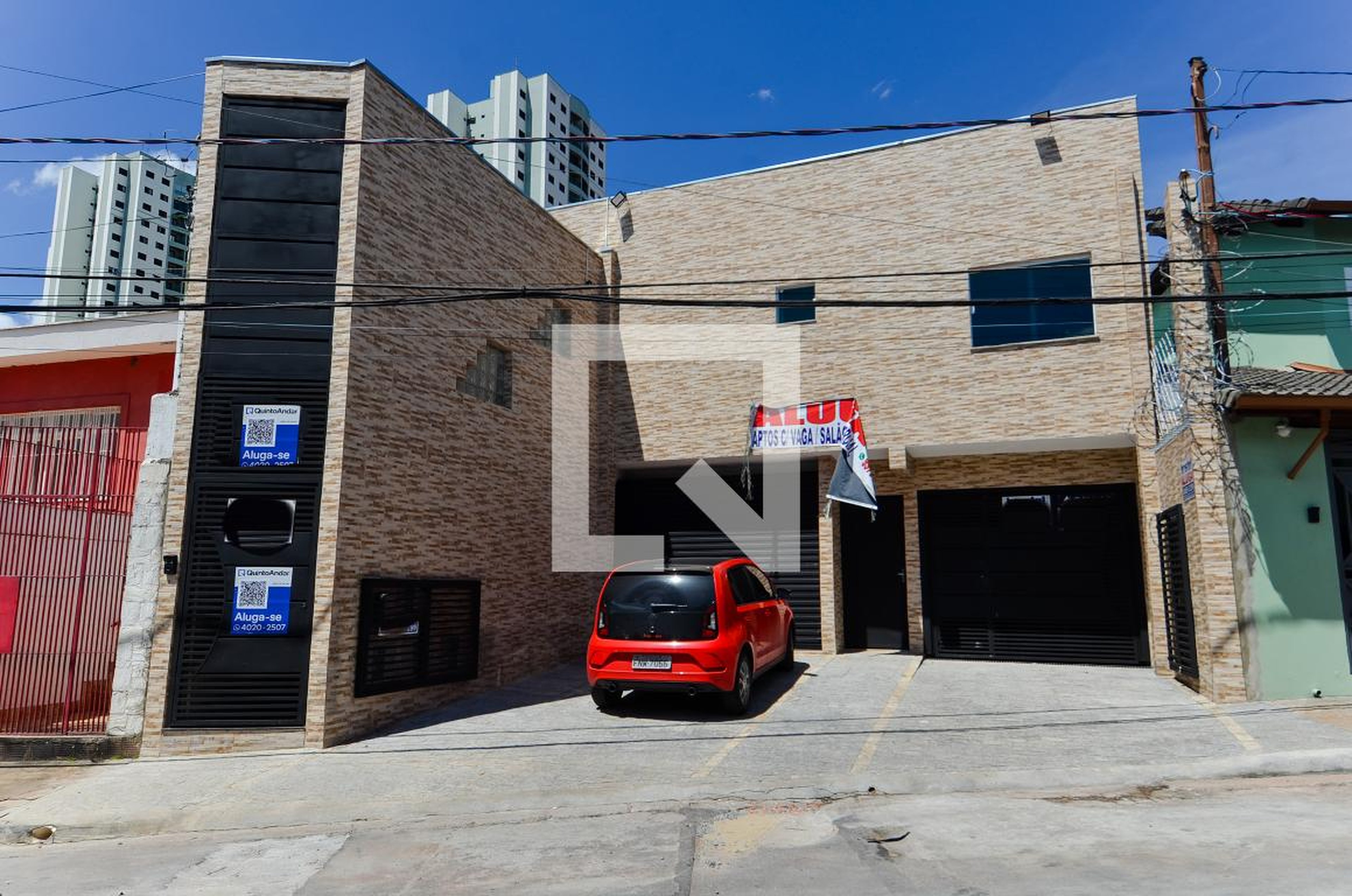 Fachada Condomínio em Rua Laura, 39