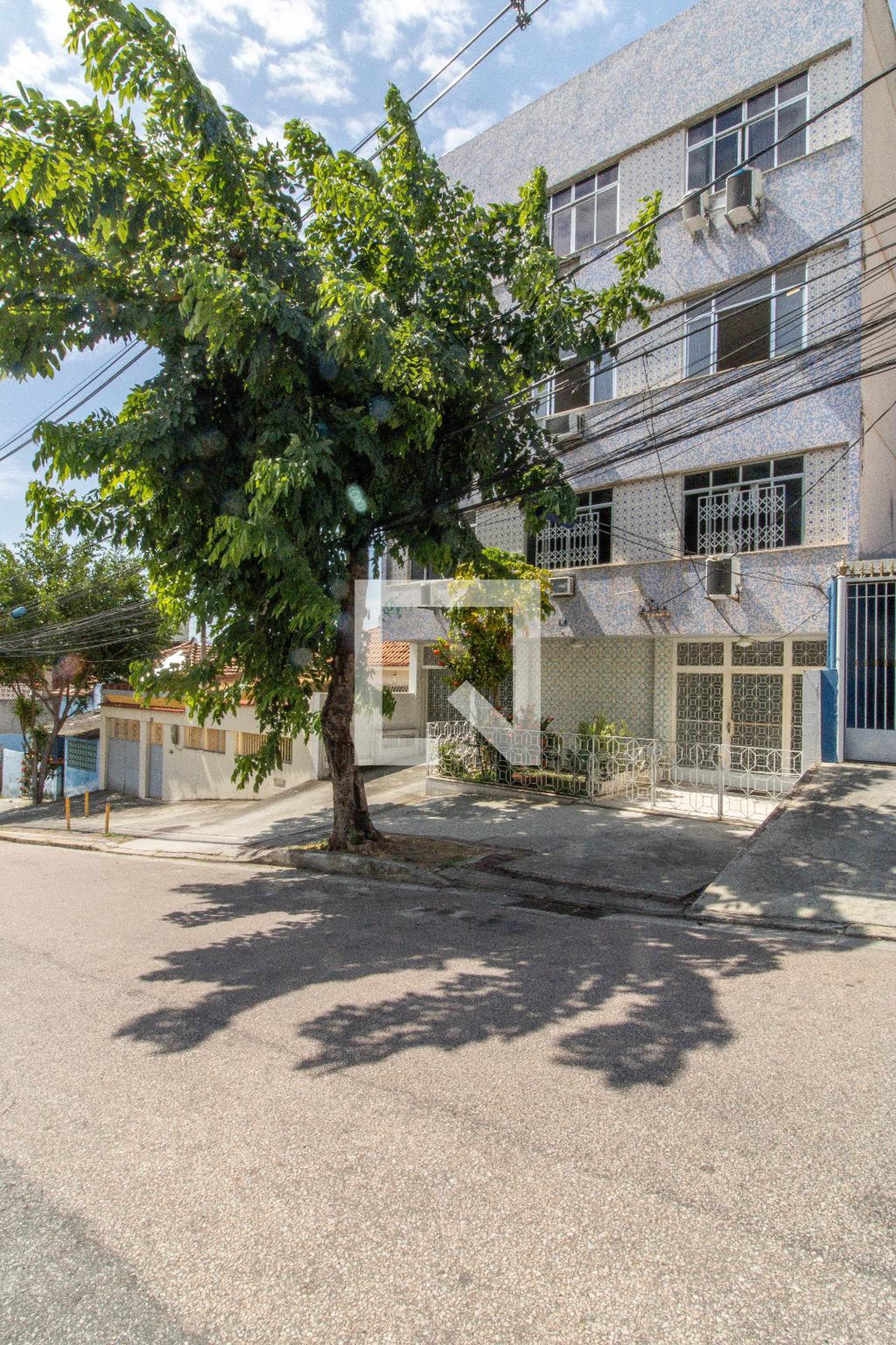 Fachada Condomínio em Rua Samin, 61