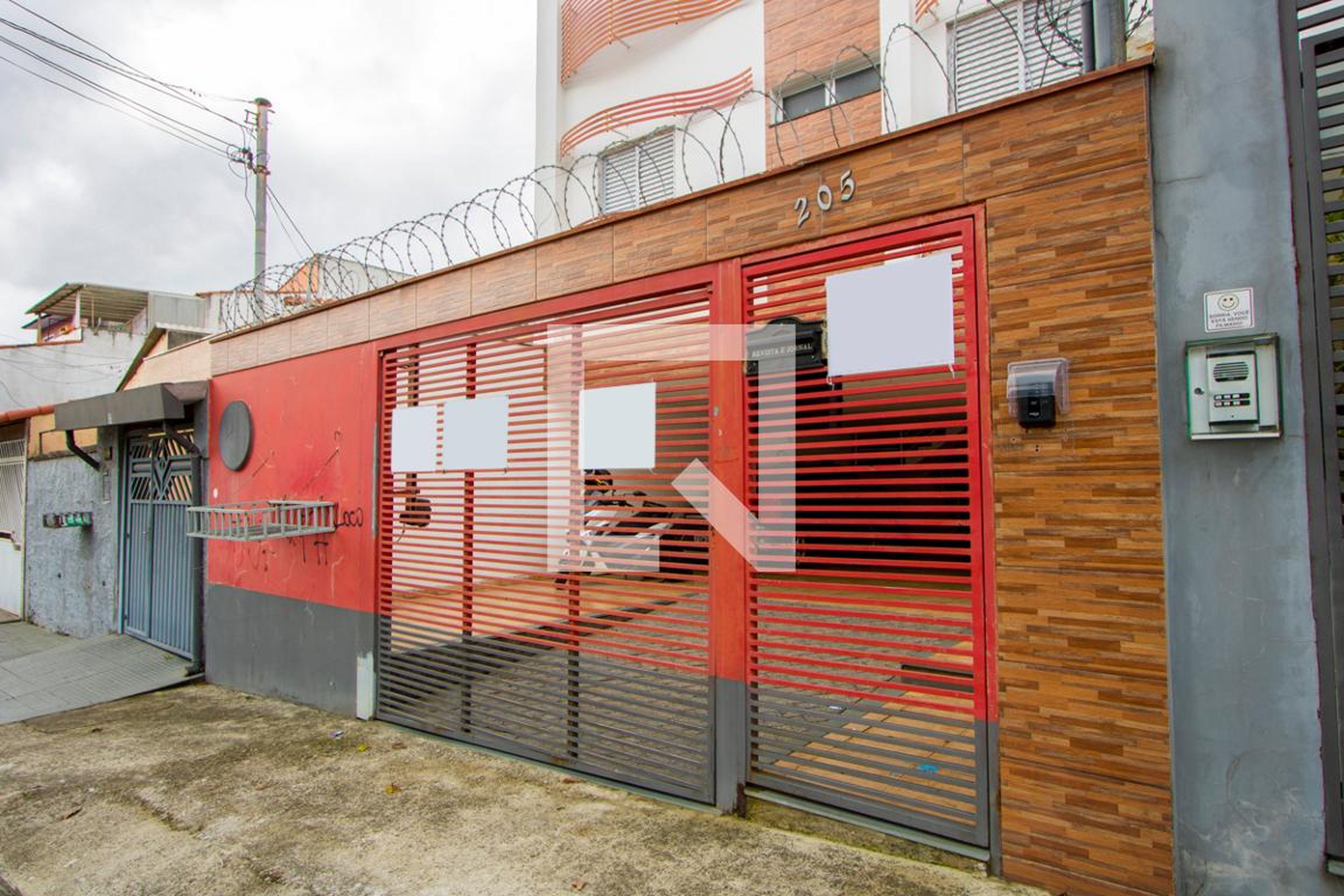 Fachada Condomínio em Rua Barbacena, 205