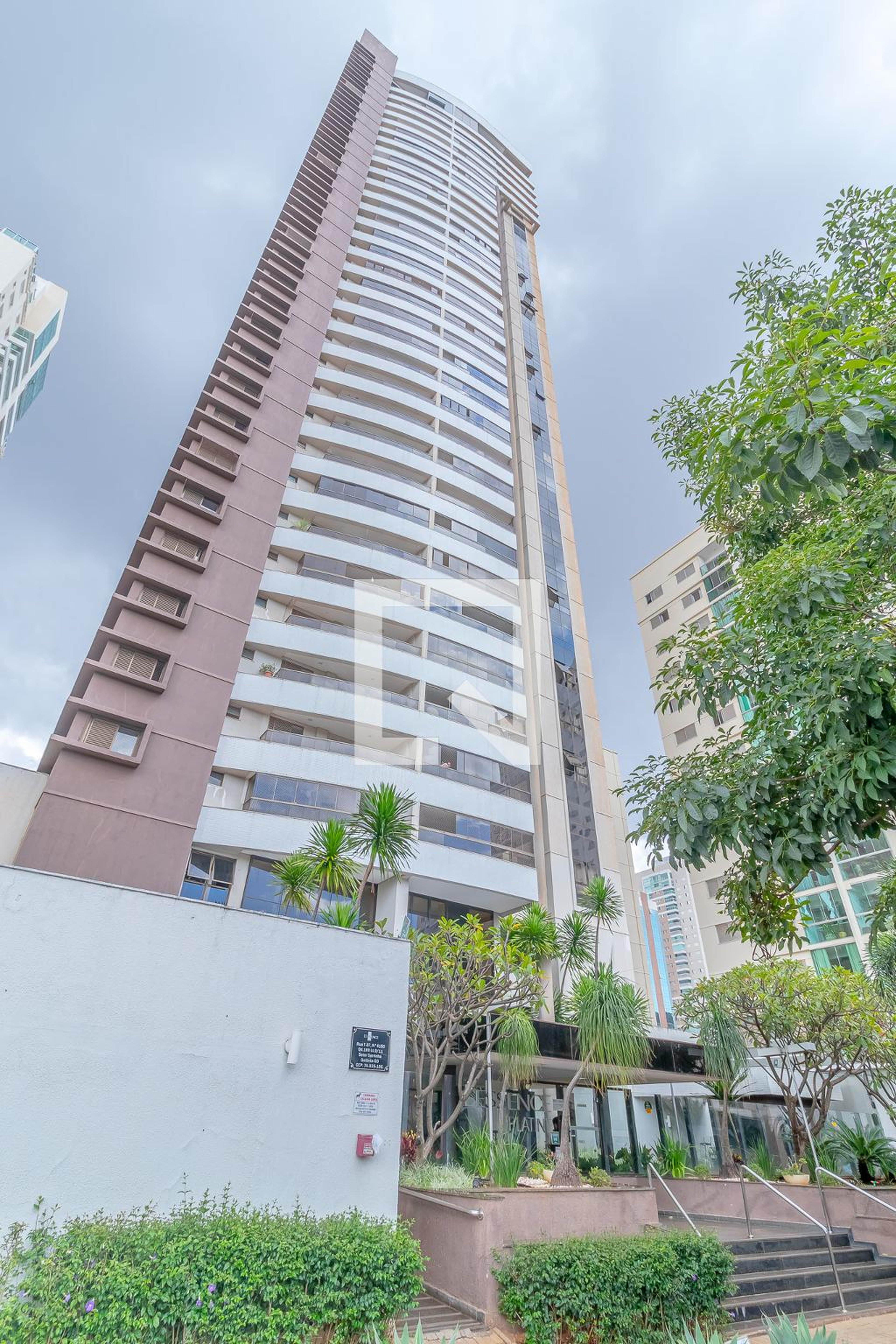Fachada do Condomínio Edifício L’Essence Platine
