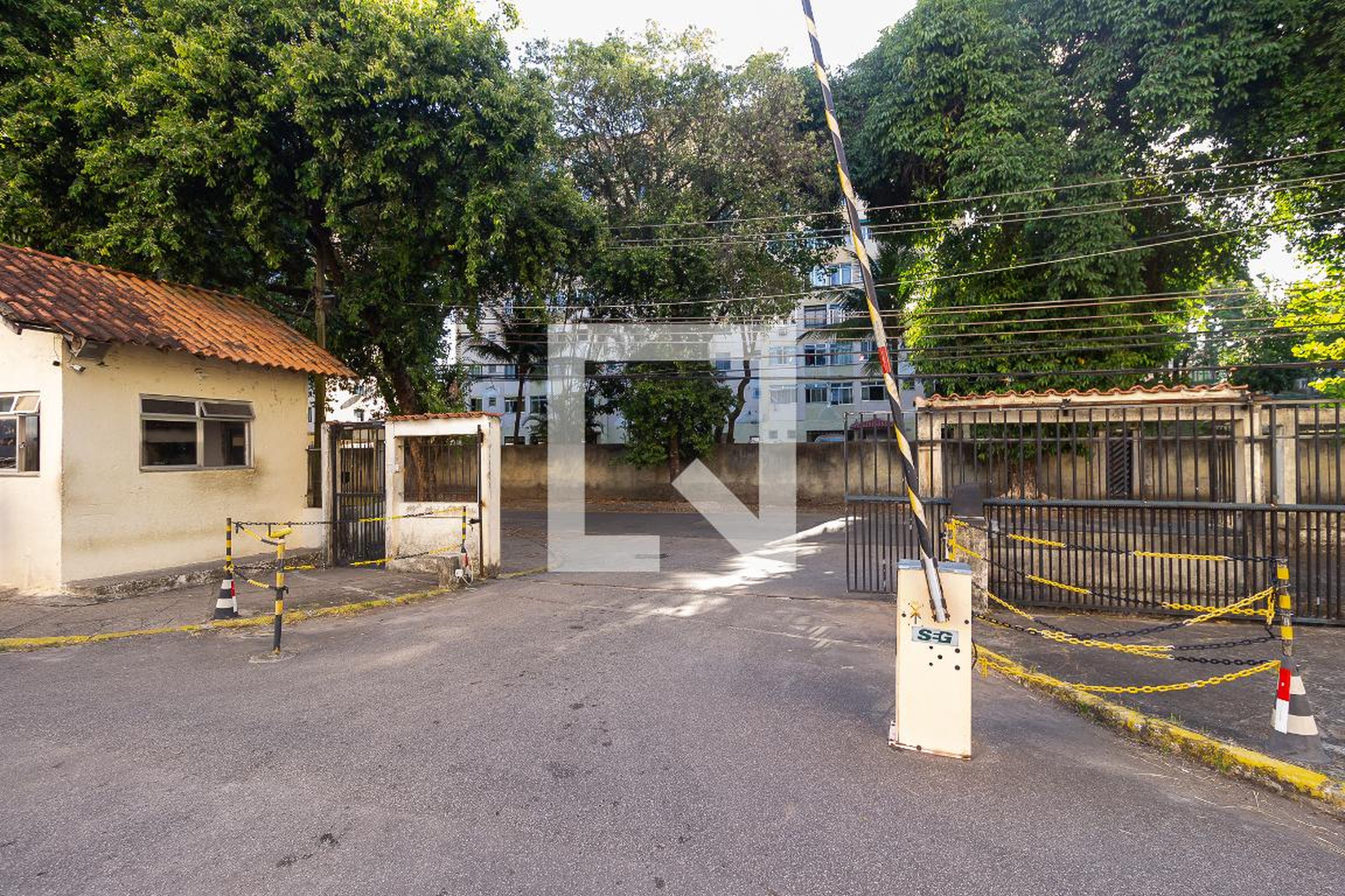 Fachada do Condomínio Condomínio em Rua Severino Ferreira da Costa, 375