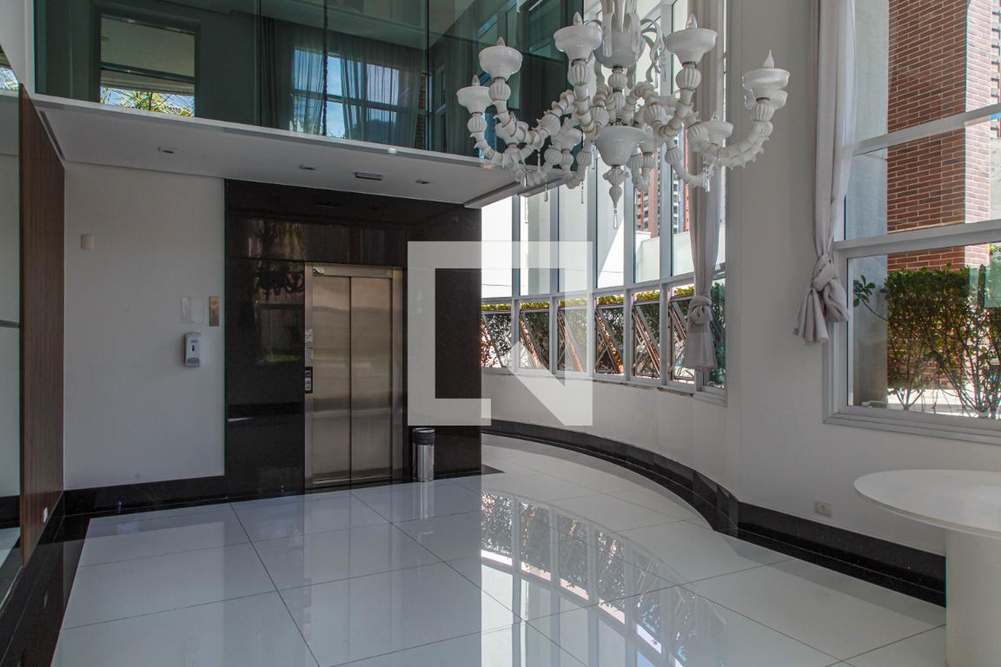 Hall de Entrada - Eunice Weaver