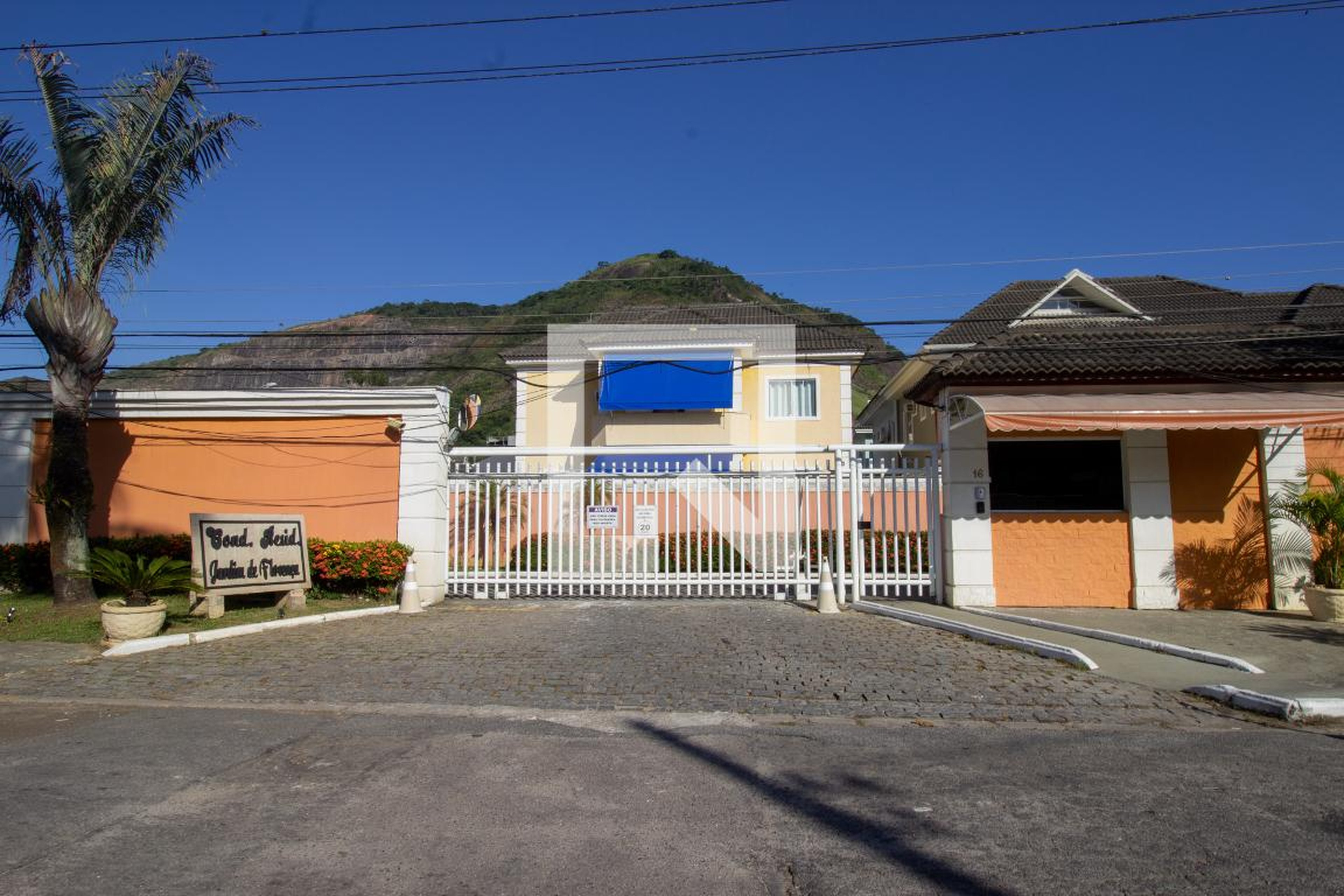 Fachada do Condomínio Condomínio Jardins de Florença