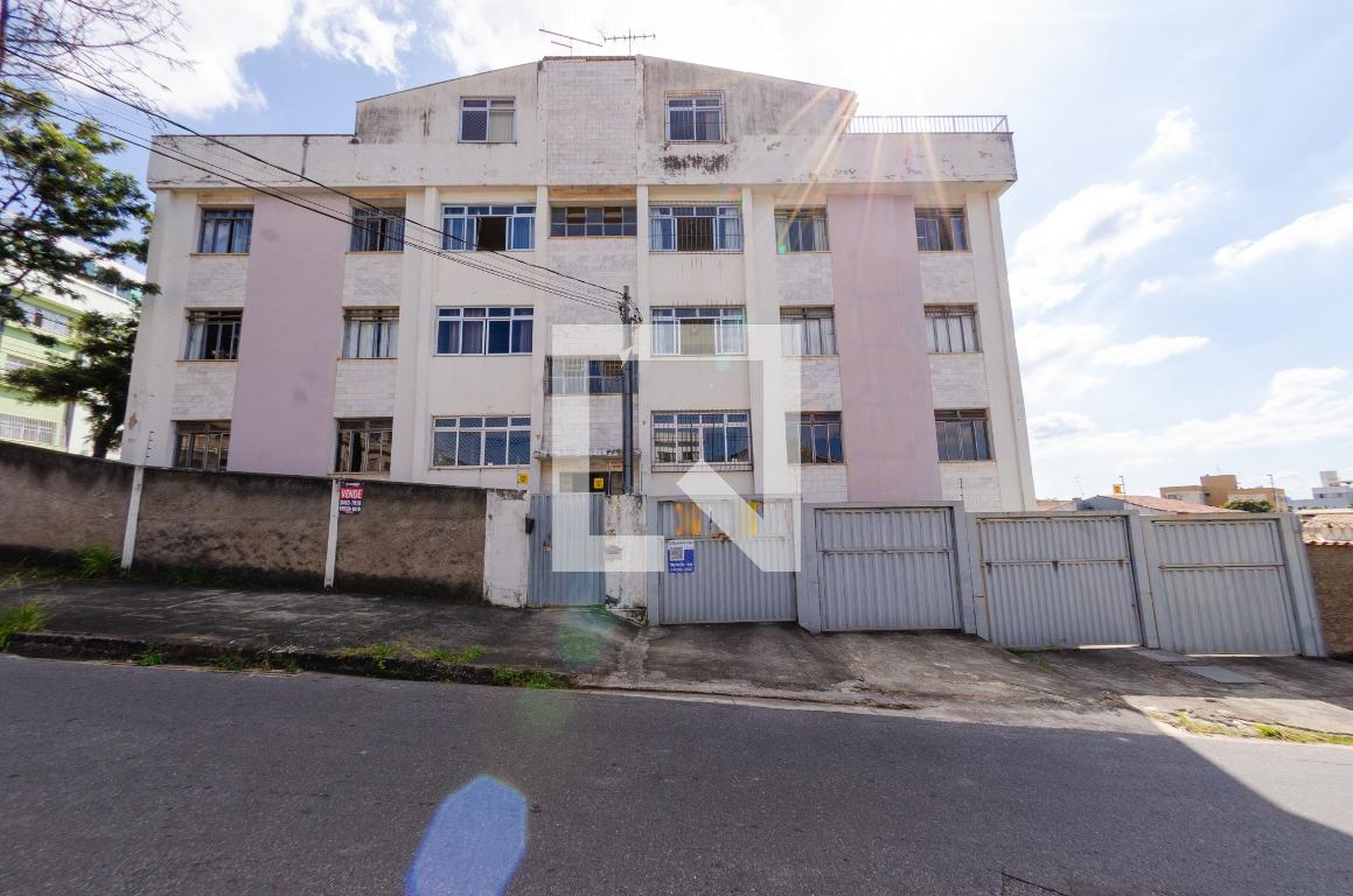 Fachada Condomínio em Rua Marcos de Azevedo, 89