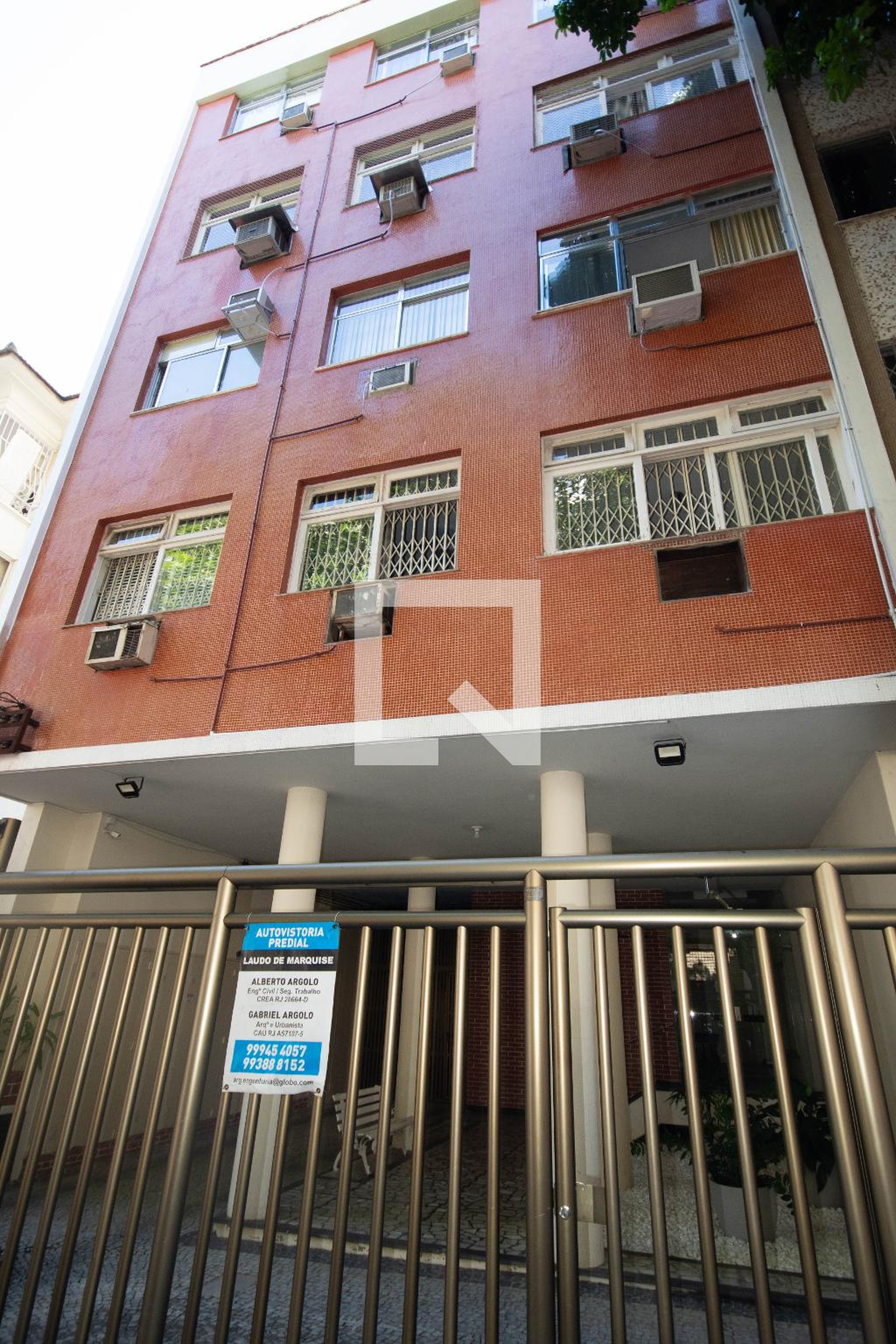 fachada Condomínio em Rua Aguiar, 31