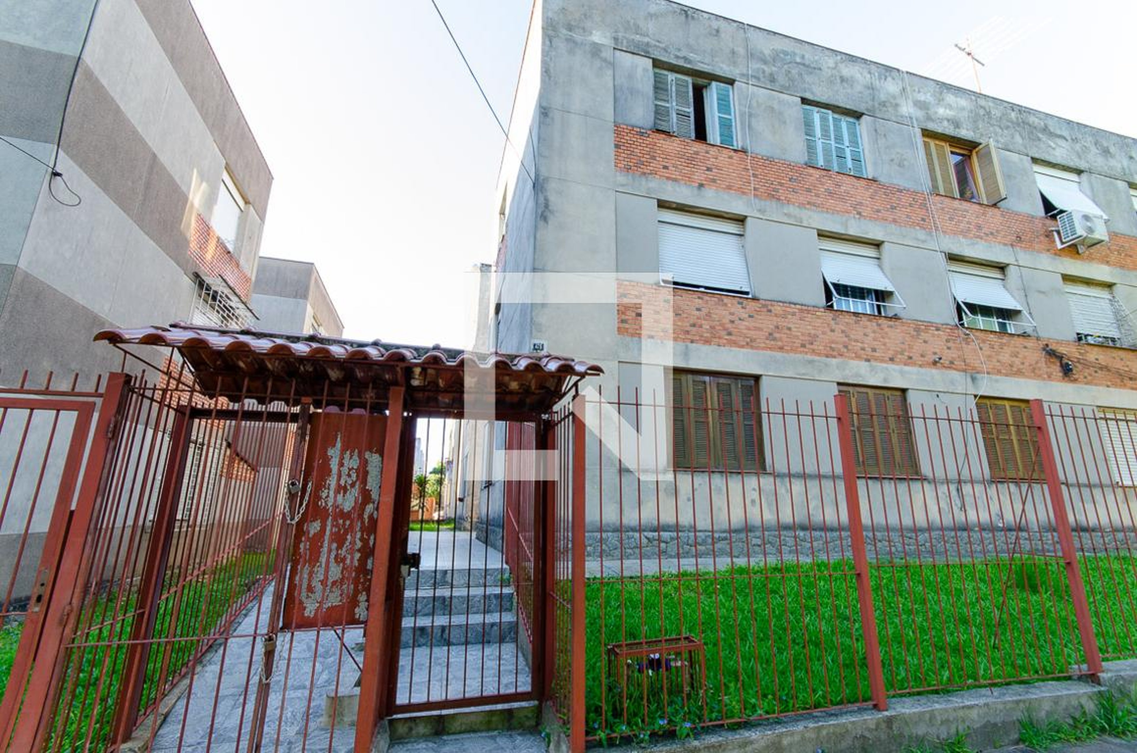 Fachada do Condomínio Condomínio em Estrada Vila Maria, 426