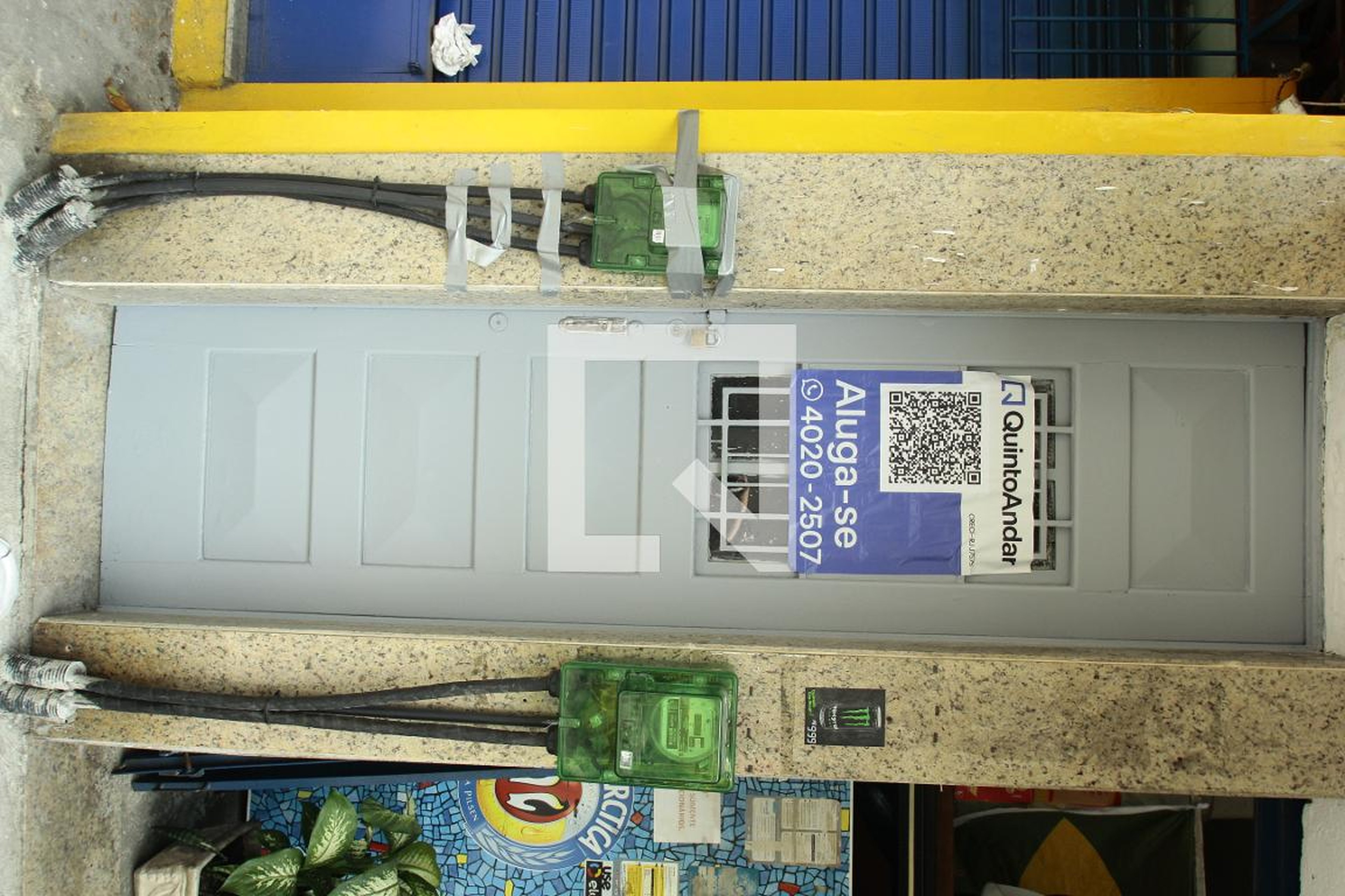 Entrada Condomínio em Rua Bento Lisboa, 146