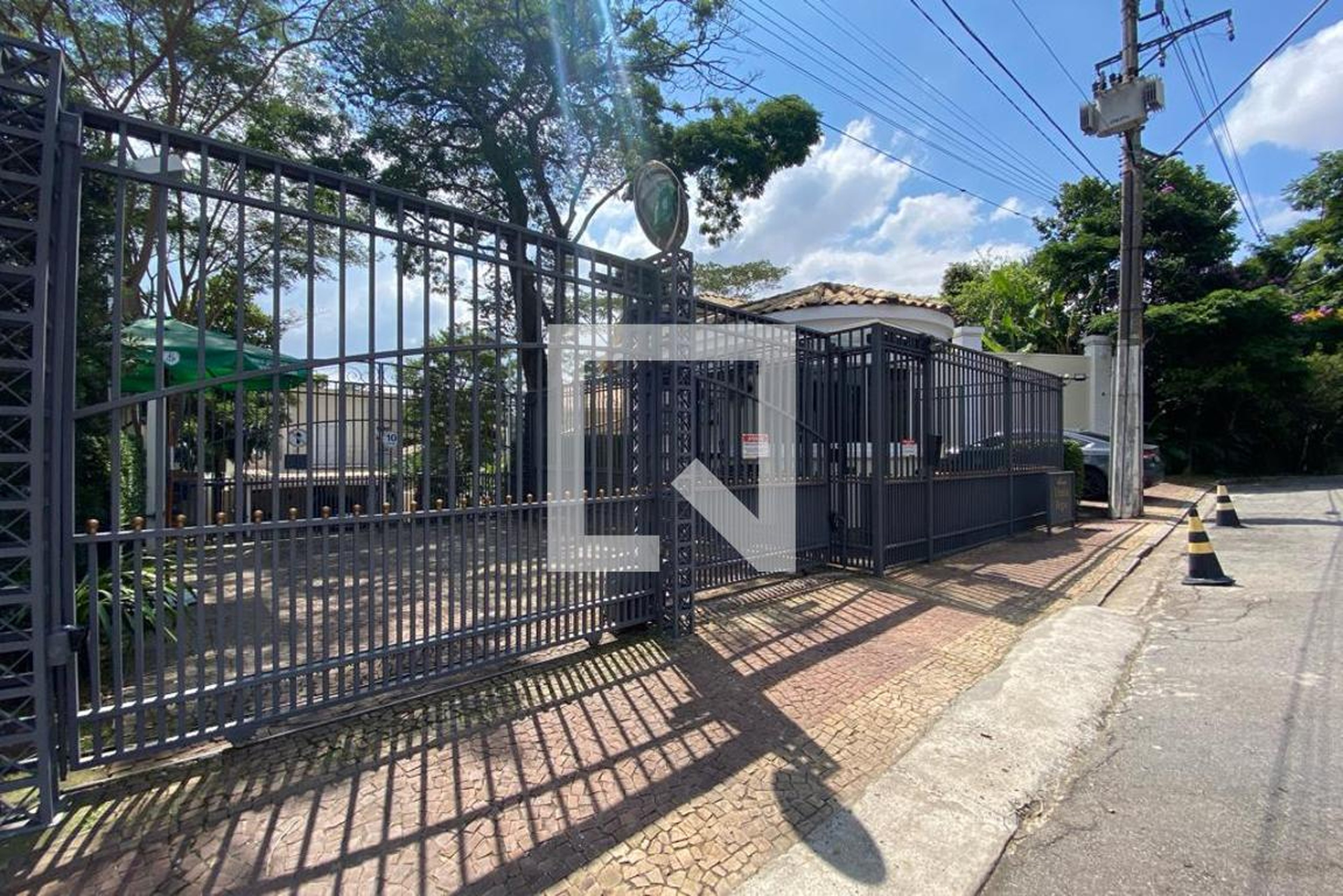 Entrada - Maison Vitória Régia