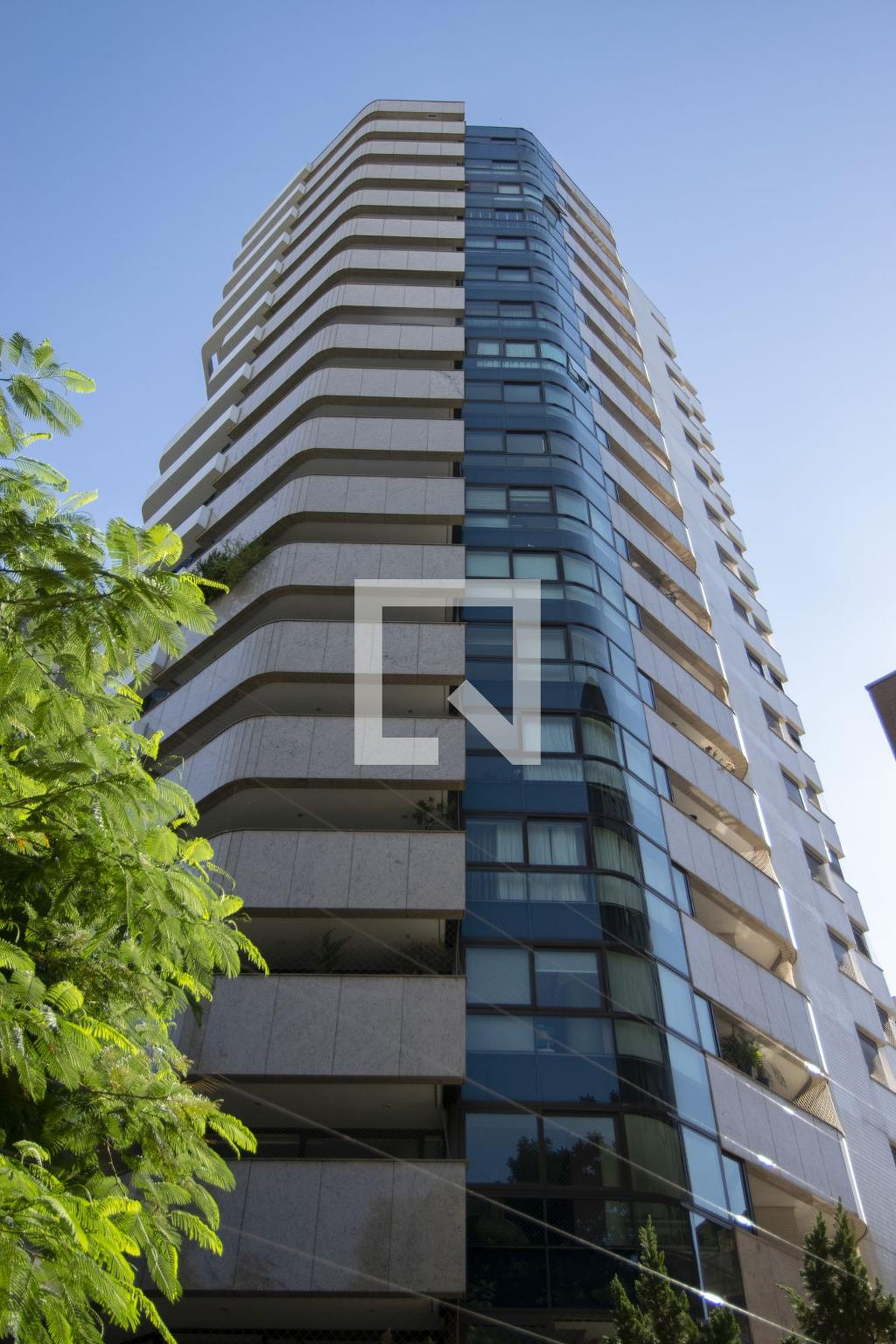 Fachada do Prédio Edifício Doral Tower