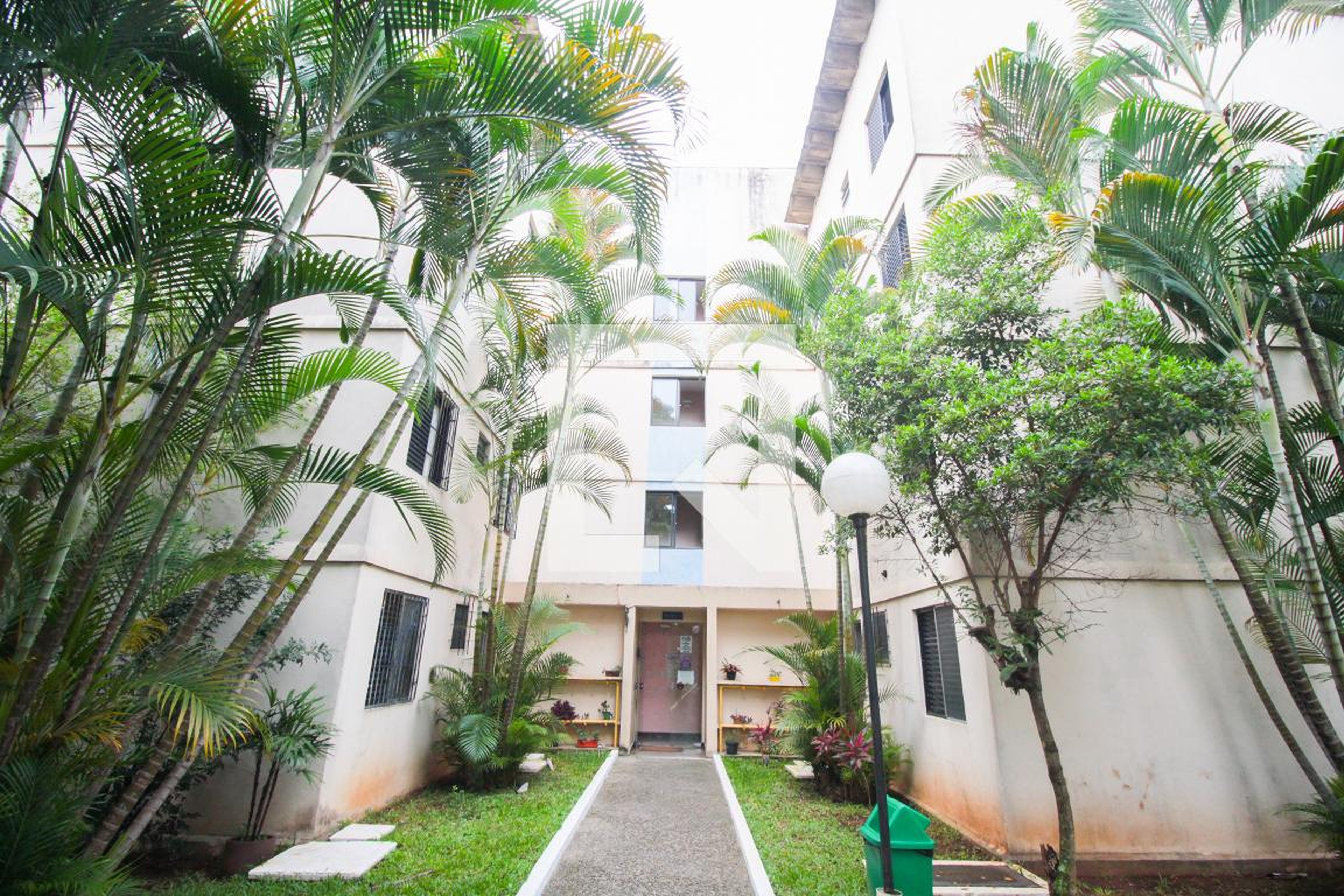 Fachada do Prédio Condomínio Los Alamos