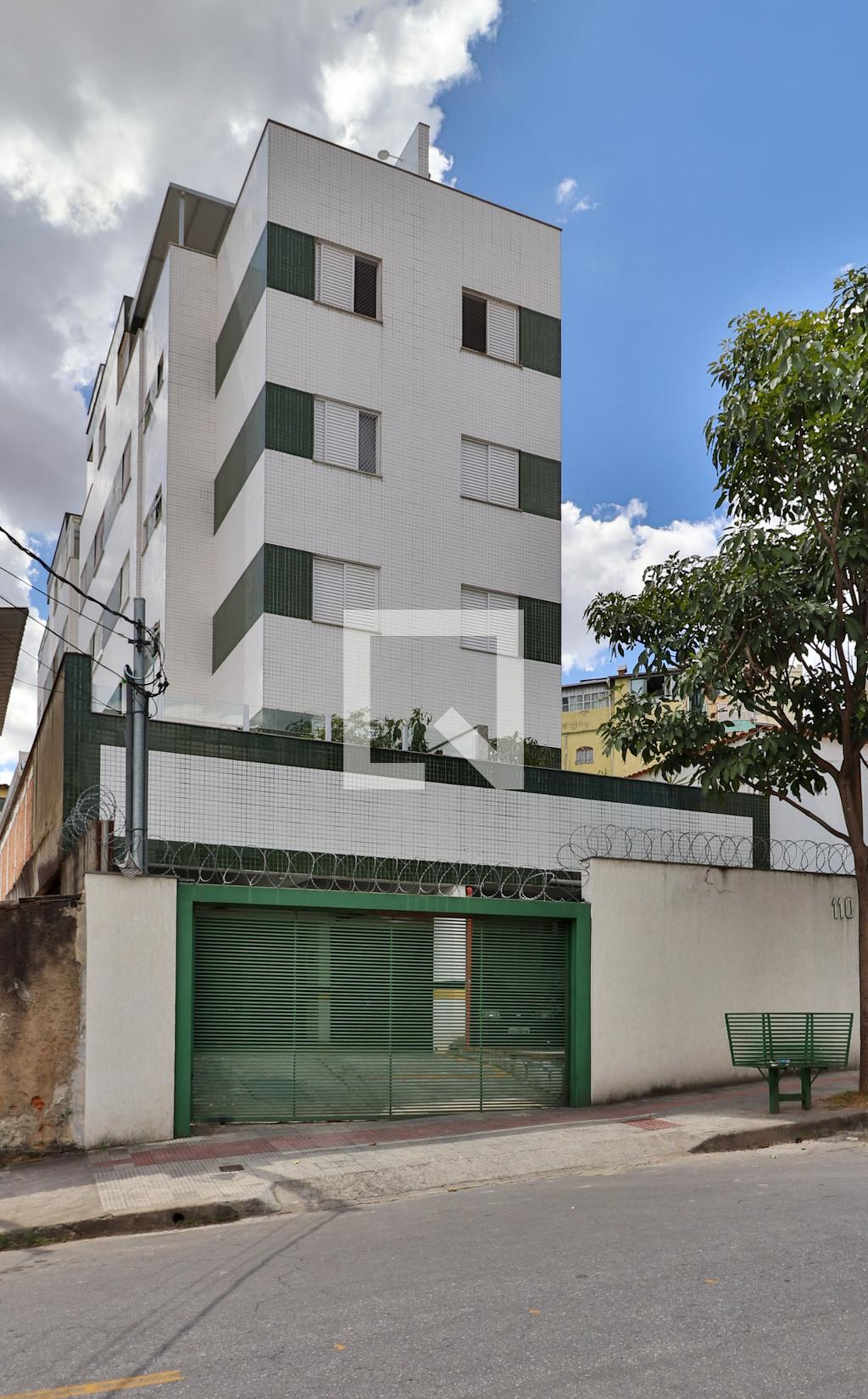 Fachada do Prédio Condomínio em Rua Luiz Cantanhede, 110