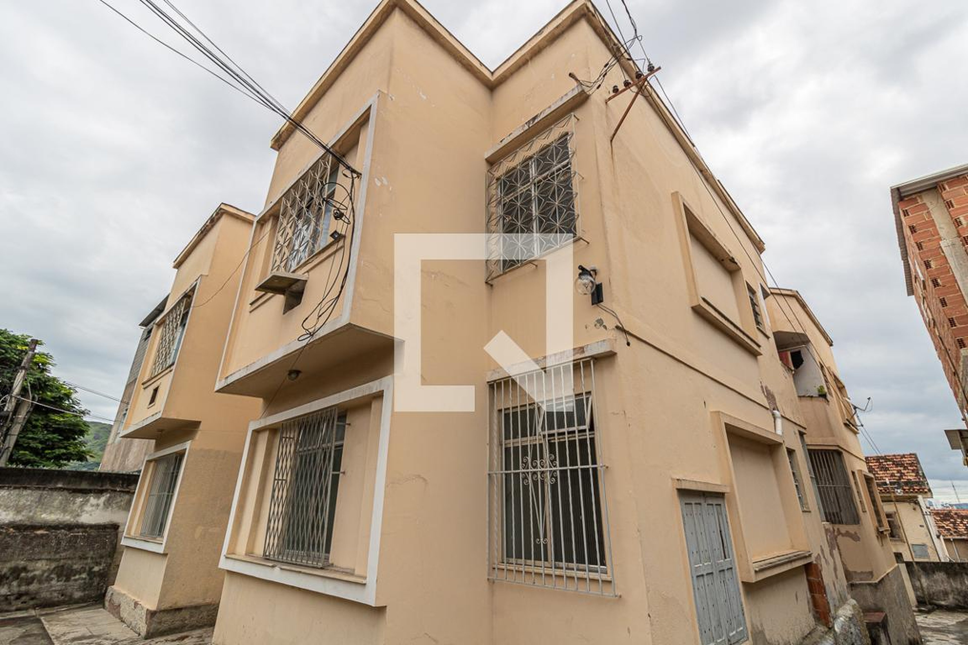 Fachada Condomínio em Rua Miguel Rangel, 225