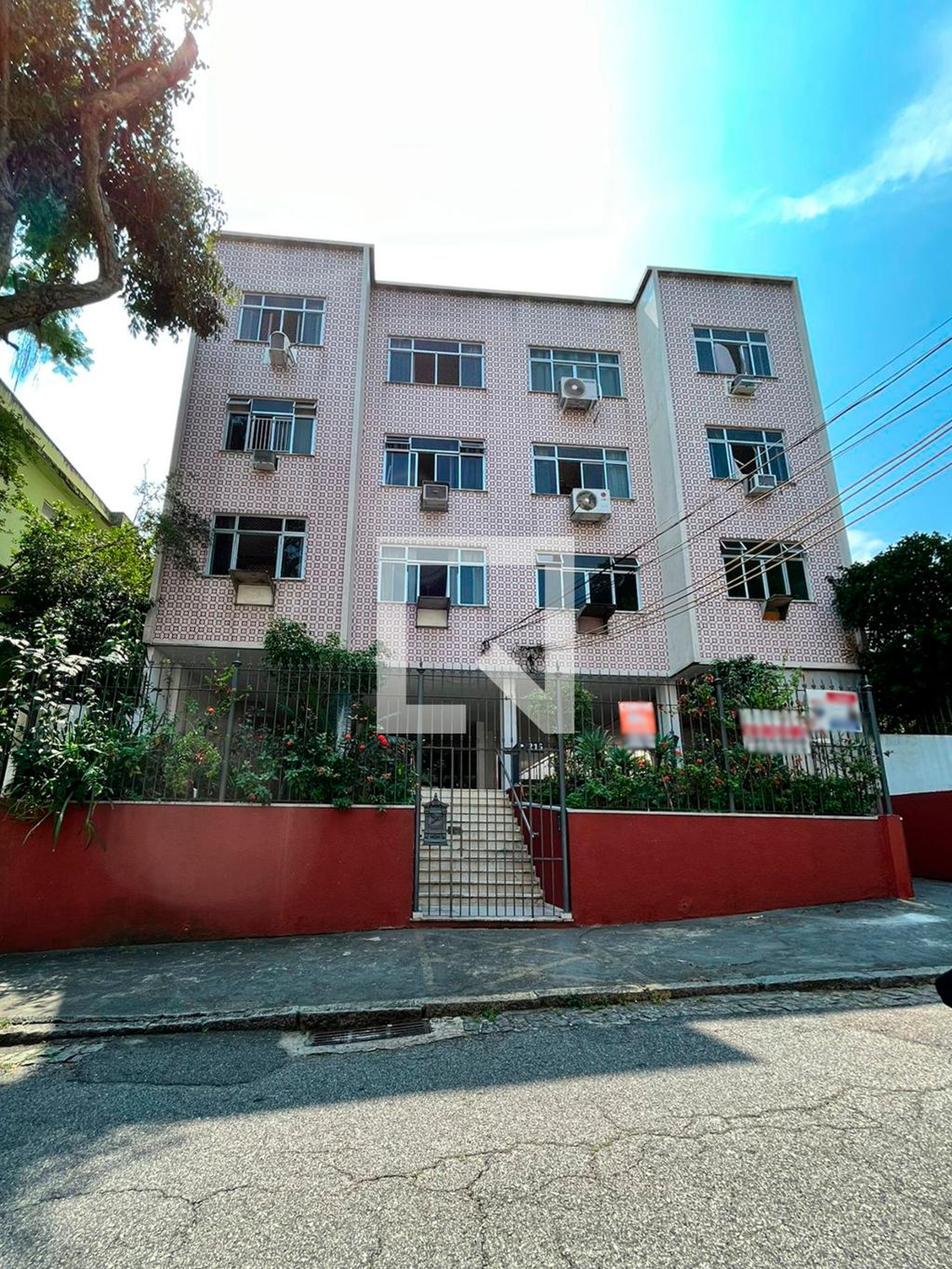 Fachada Condomínio em Rua Áureliano Pímentel, 215