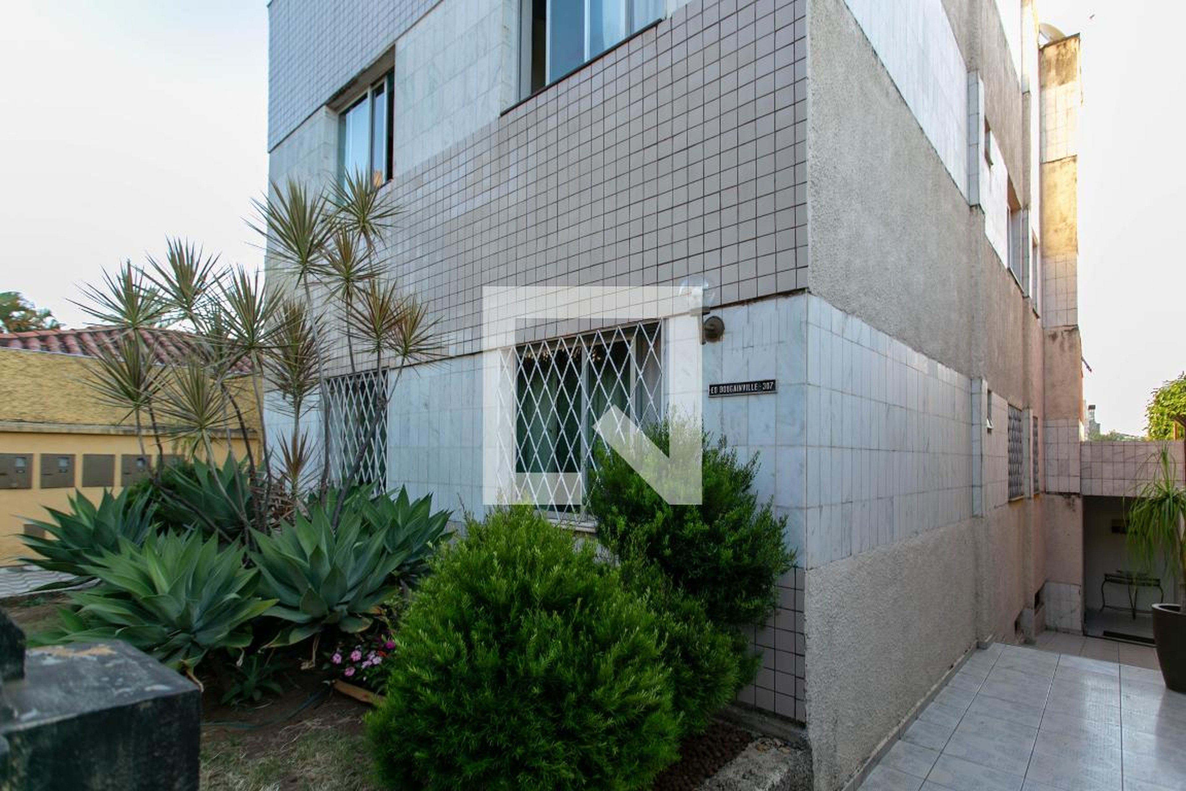 Fachada Condomínio em Rua Manoel Lopes Coelho, 307