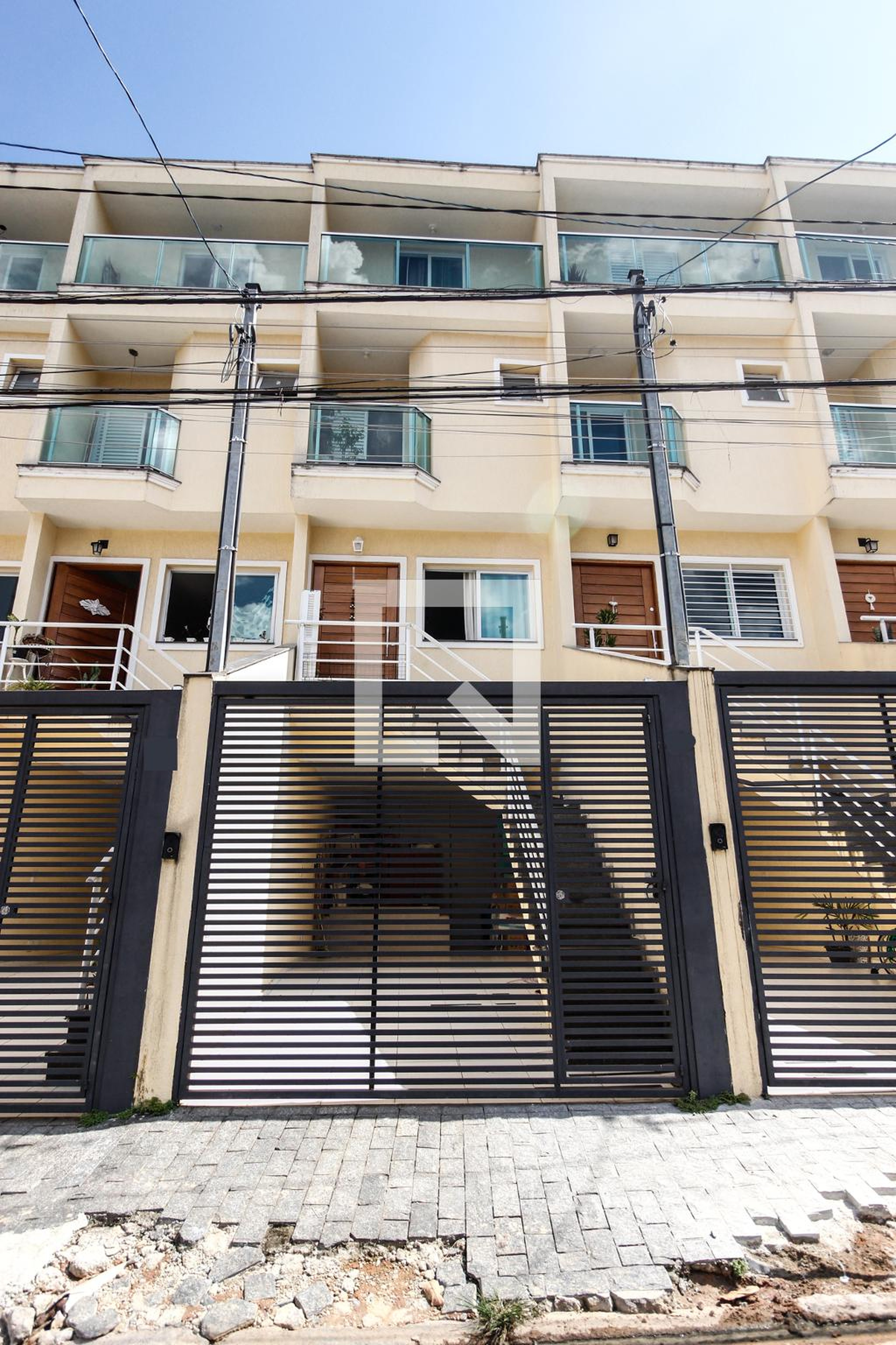 Fachada Condomínio em Rua Gregório Lopes, 161