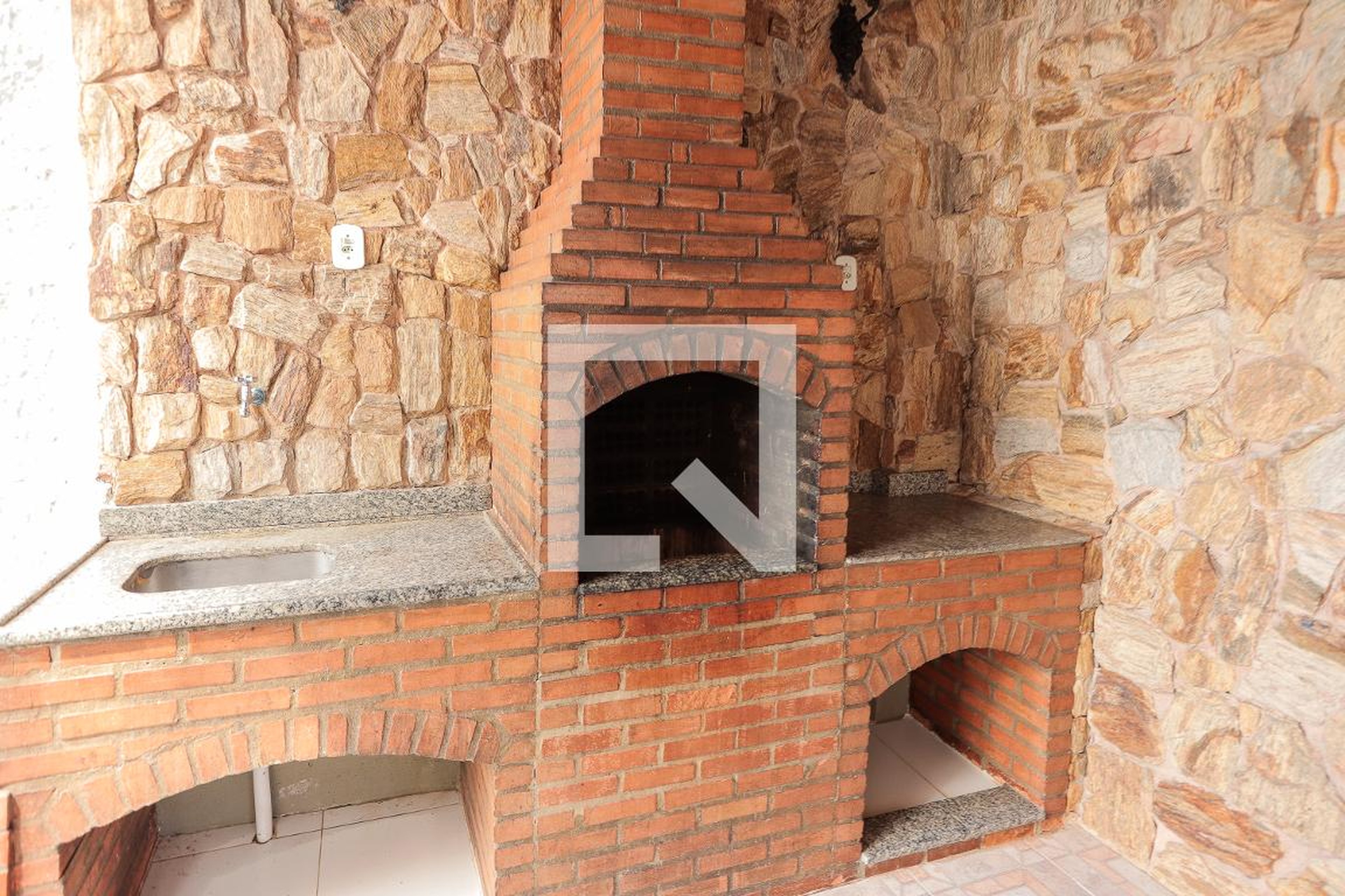 Churrasqueira - Edifício das Amendoeiras