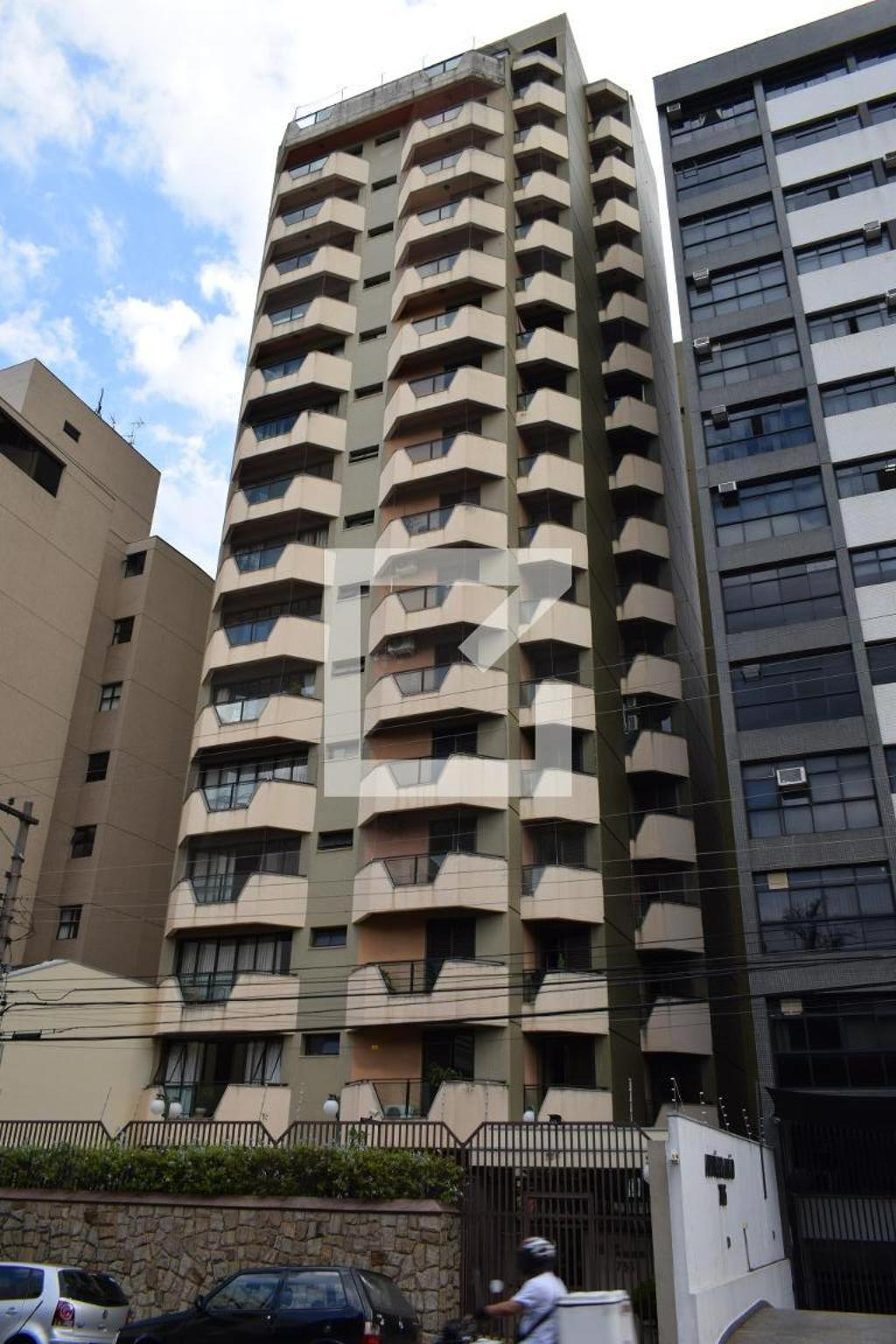 Fachada do Condomínio Condomínio Carmino Pisapio